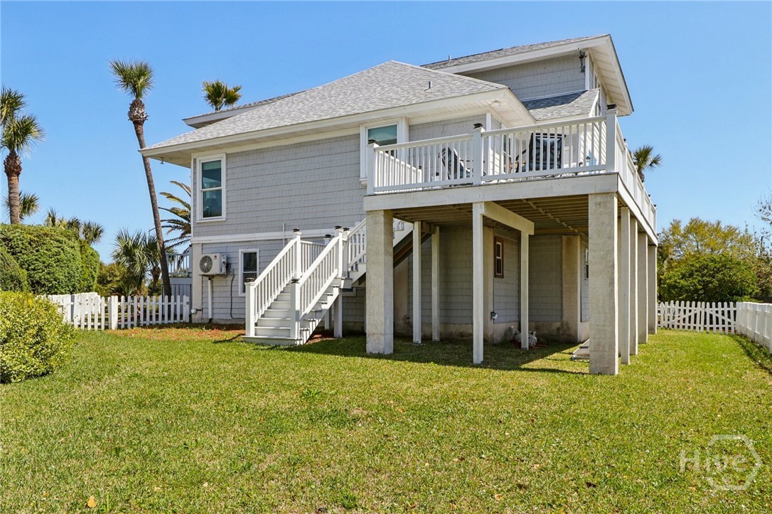 Large backyard, room for pool overlooking the lighthouse