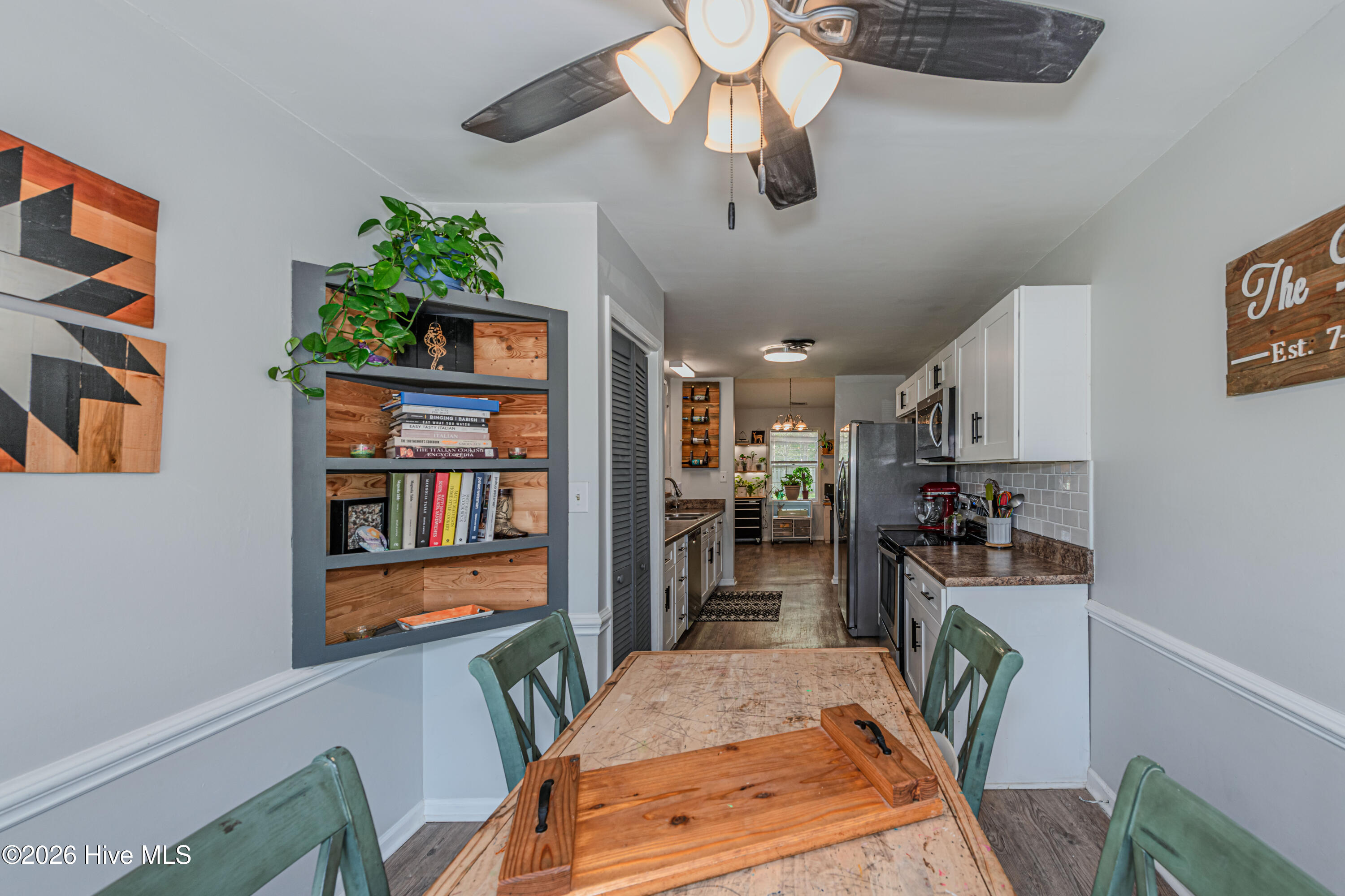 100569074 | Photo 32