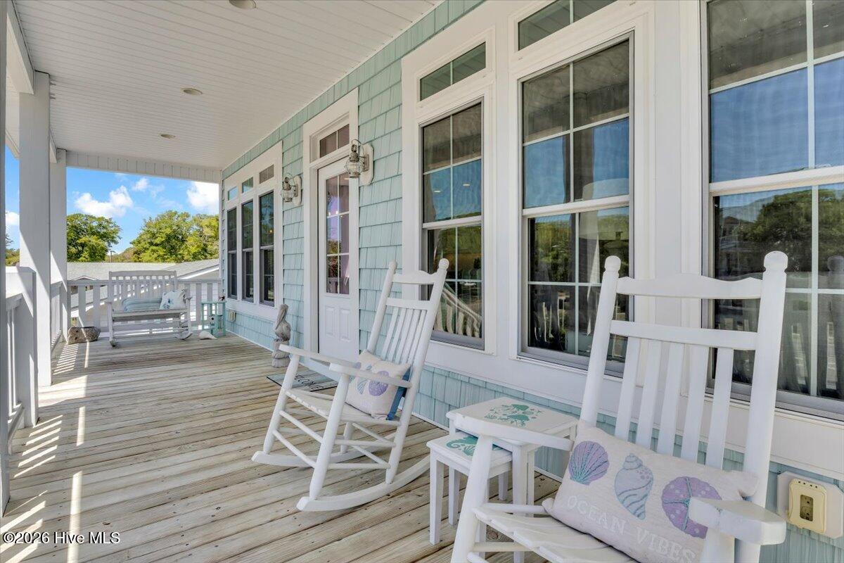 100569217 | Photo 40