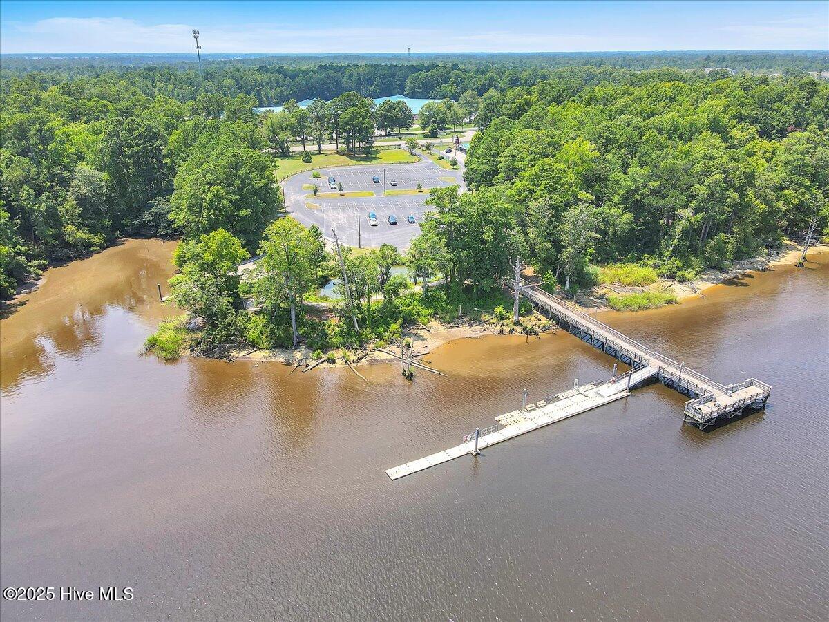 100527070 | Photo 45