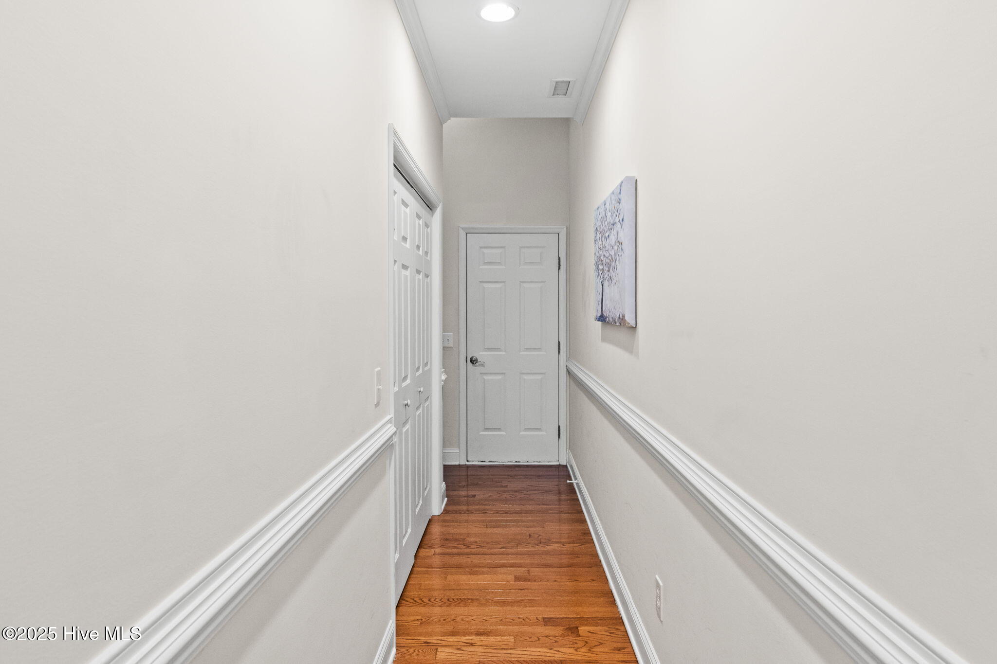 100523861 | Photo 36