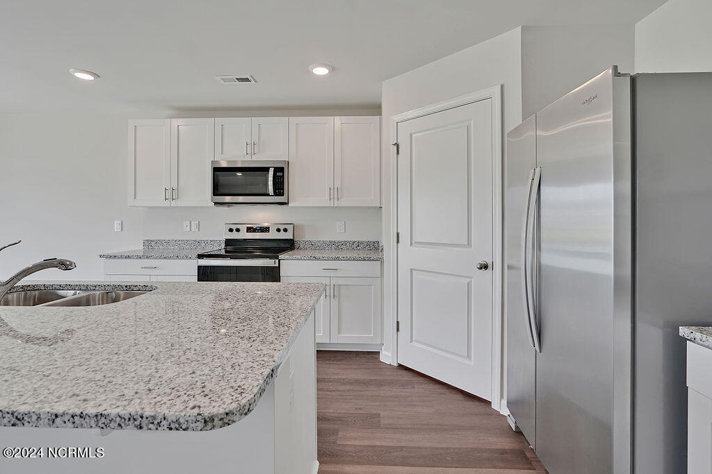 100543482 | Photo 11