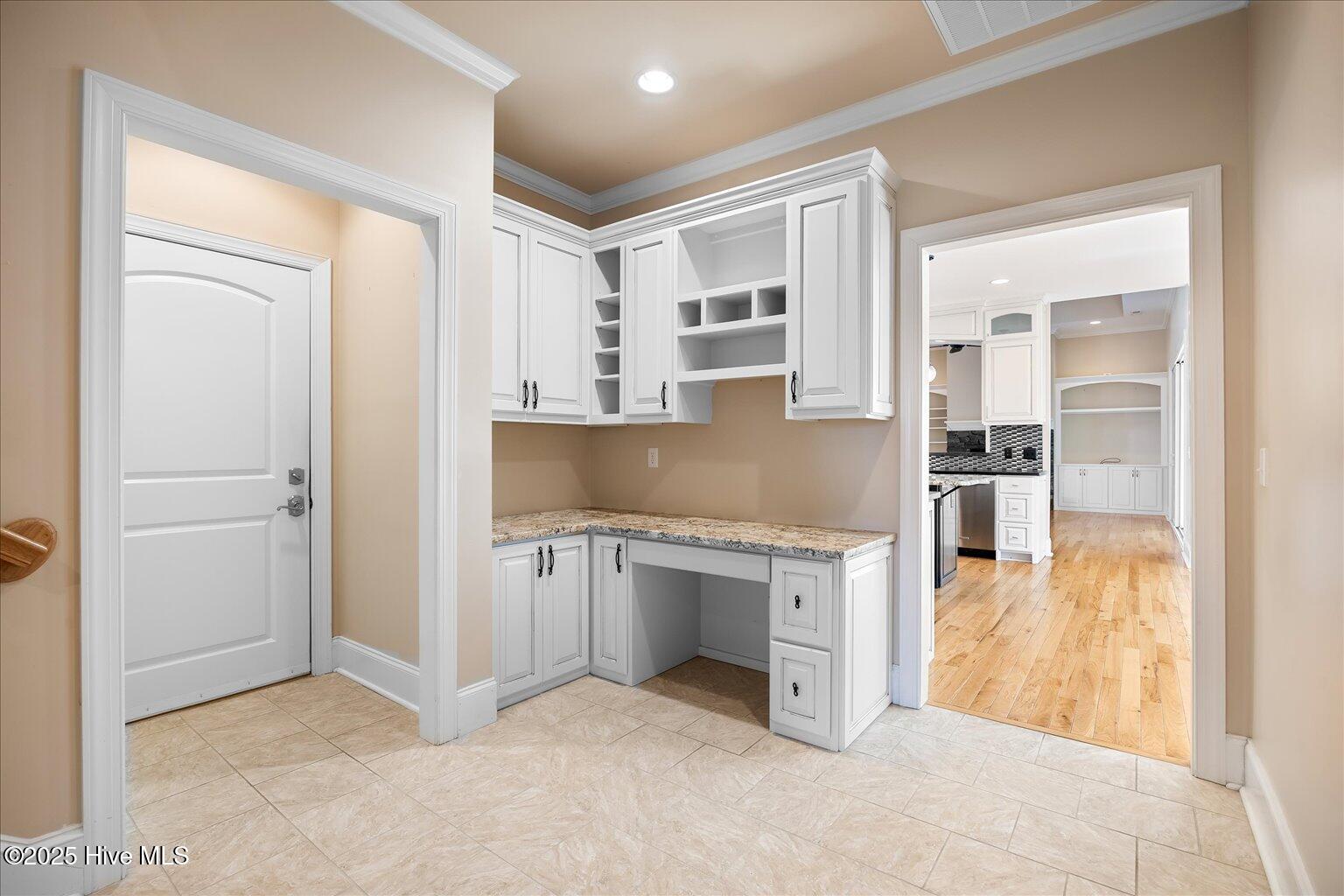 100529543 | Photo 31