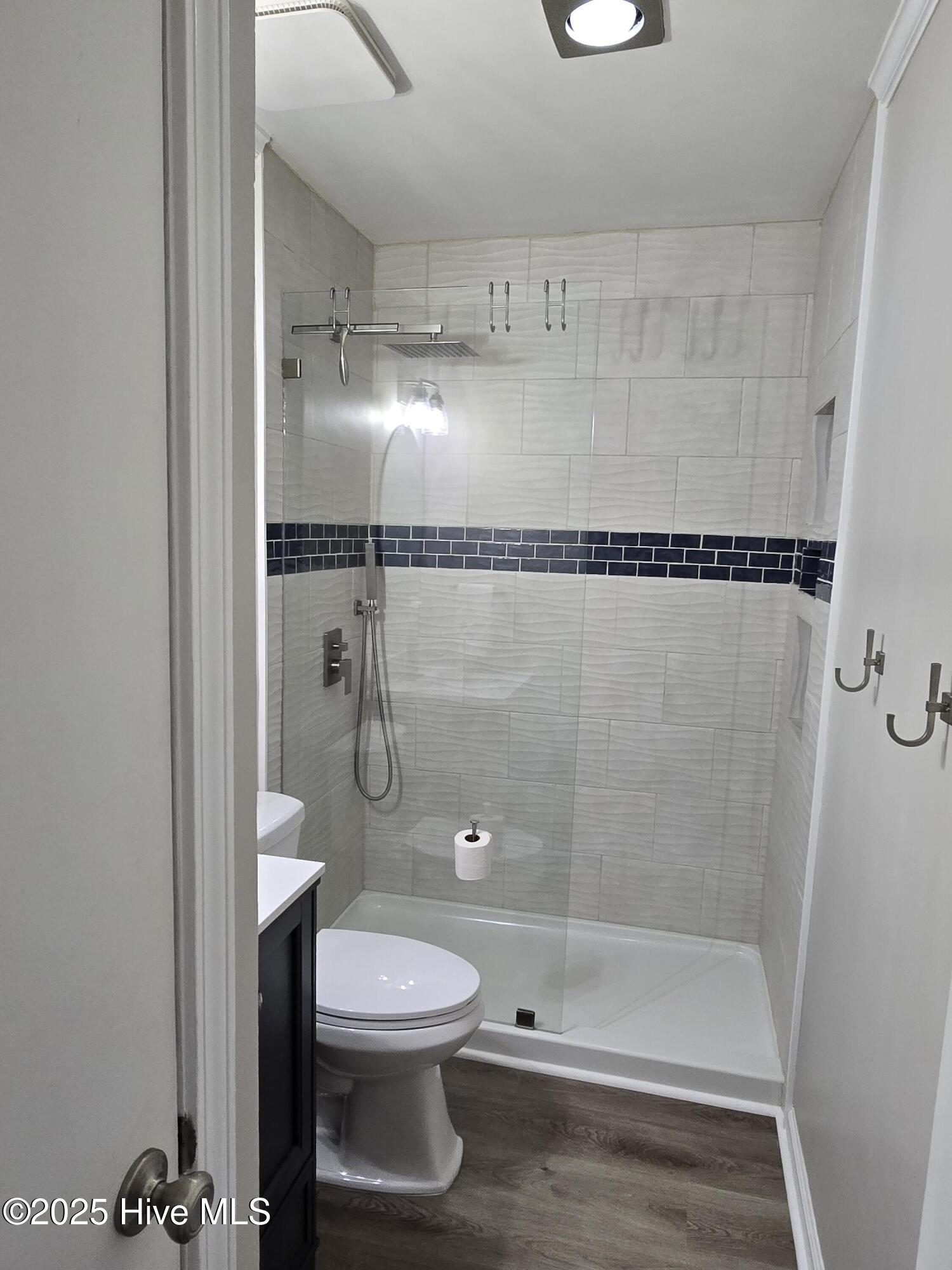 100482107 | Photo 20