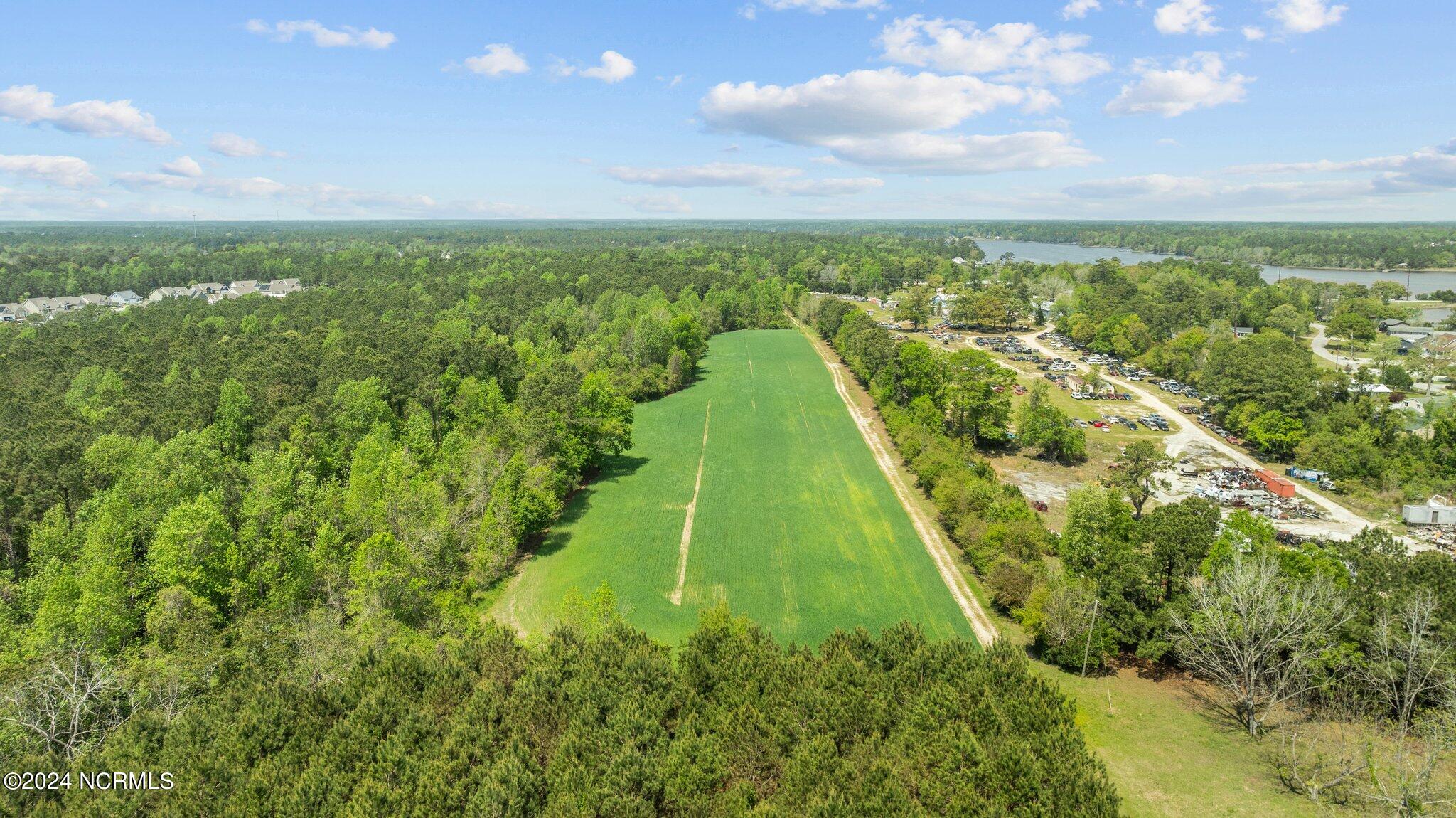 517 Queens Creek Road, Hubert, NC, 28539