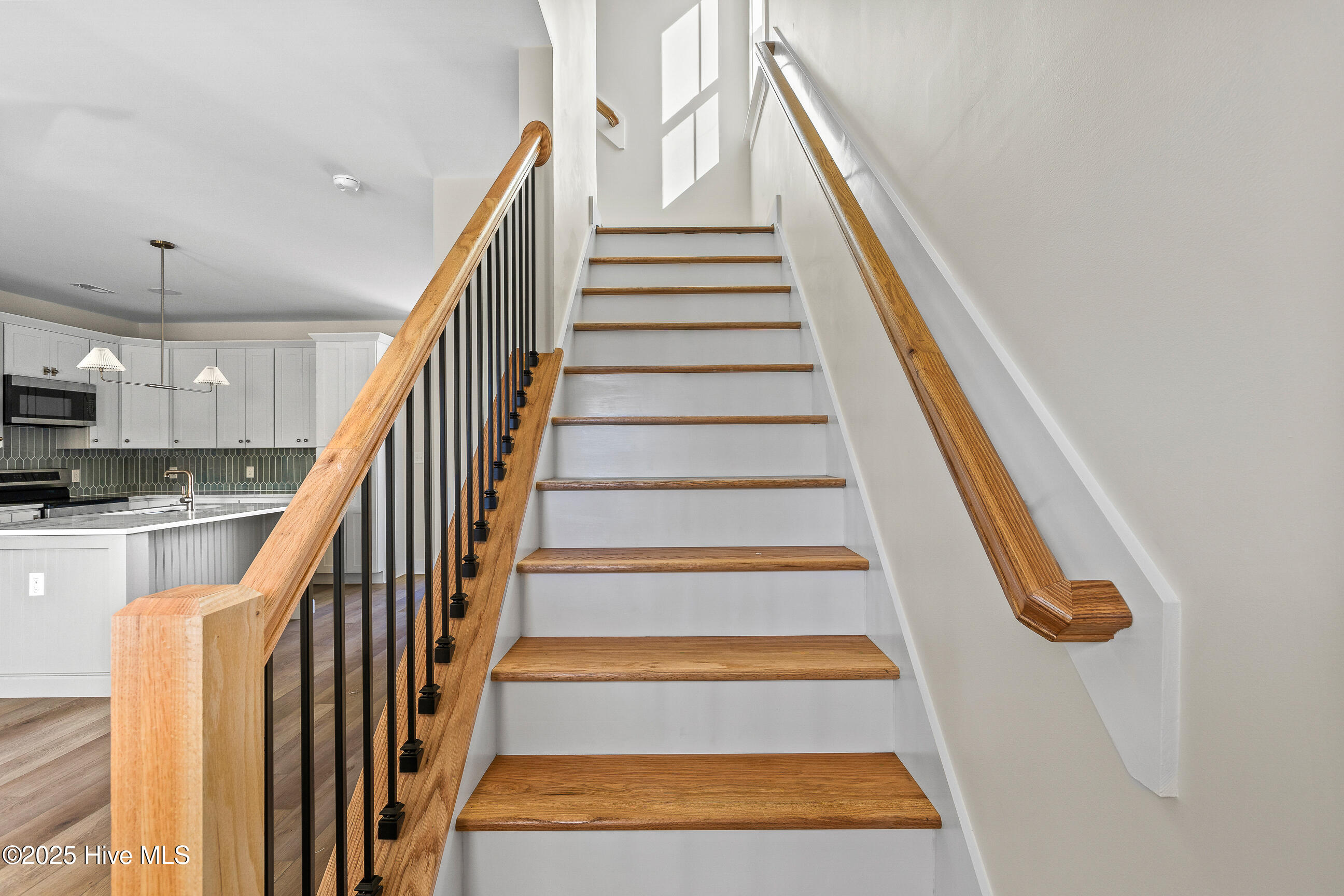 100546129 | Photo 17