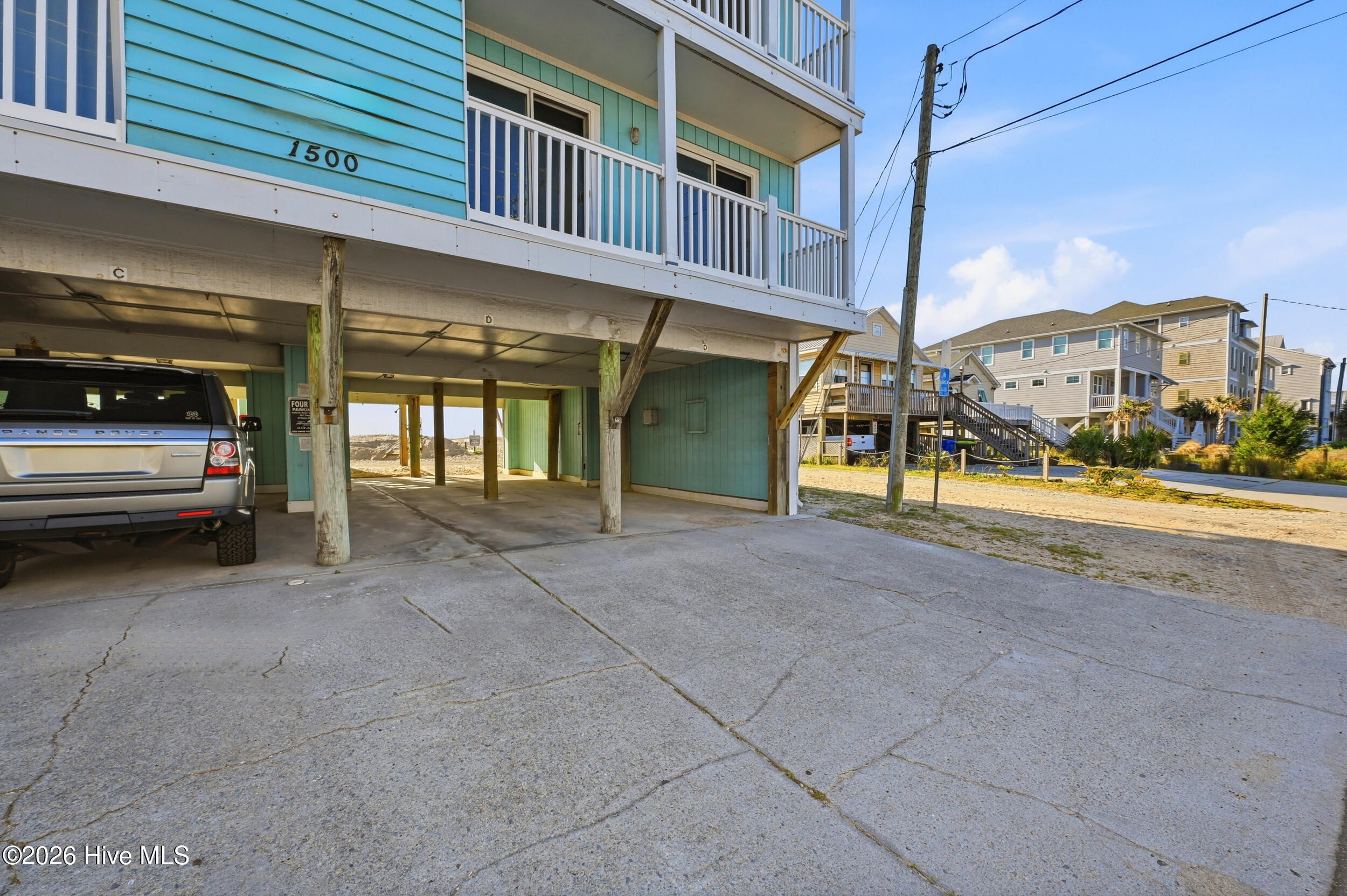 100566140 | Photo 24