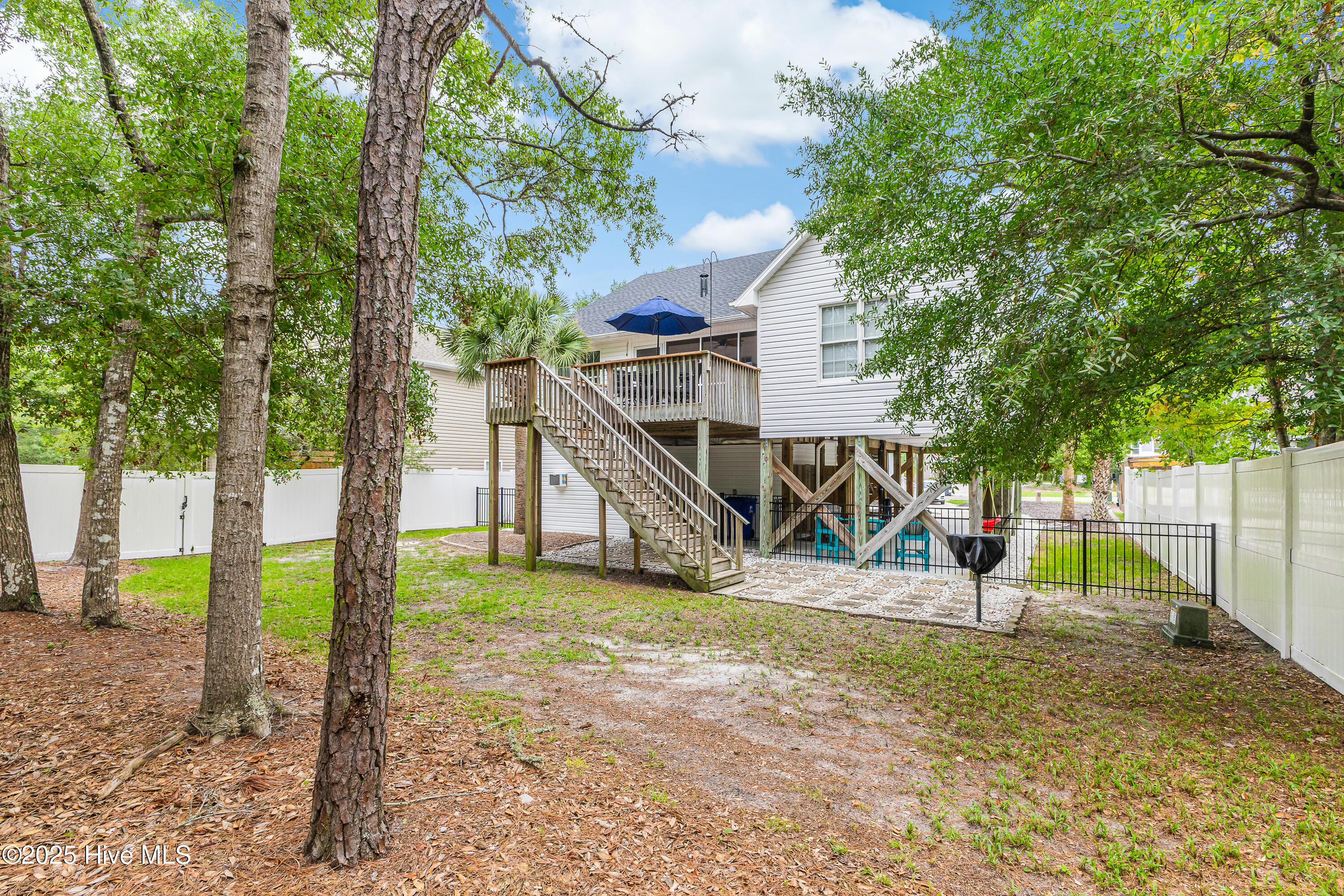 100523594 | Photo 33