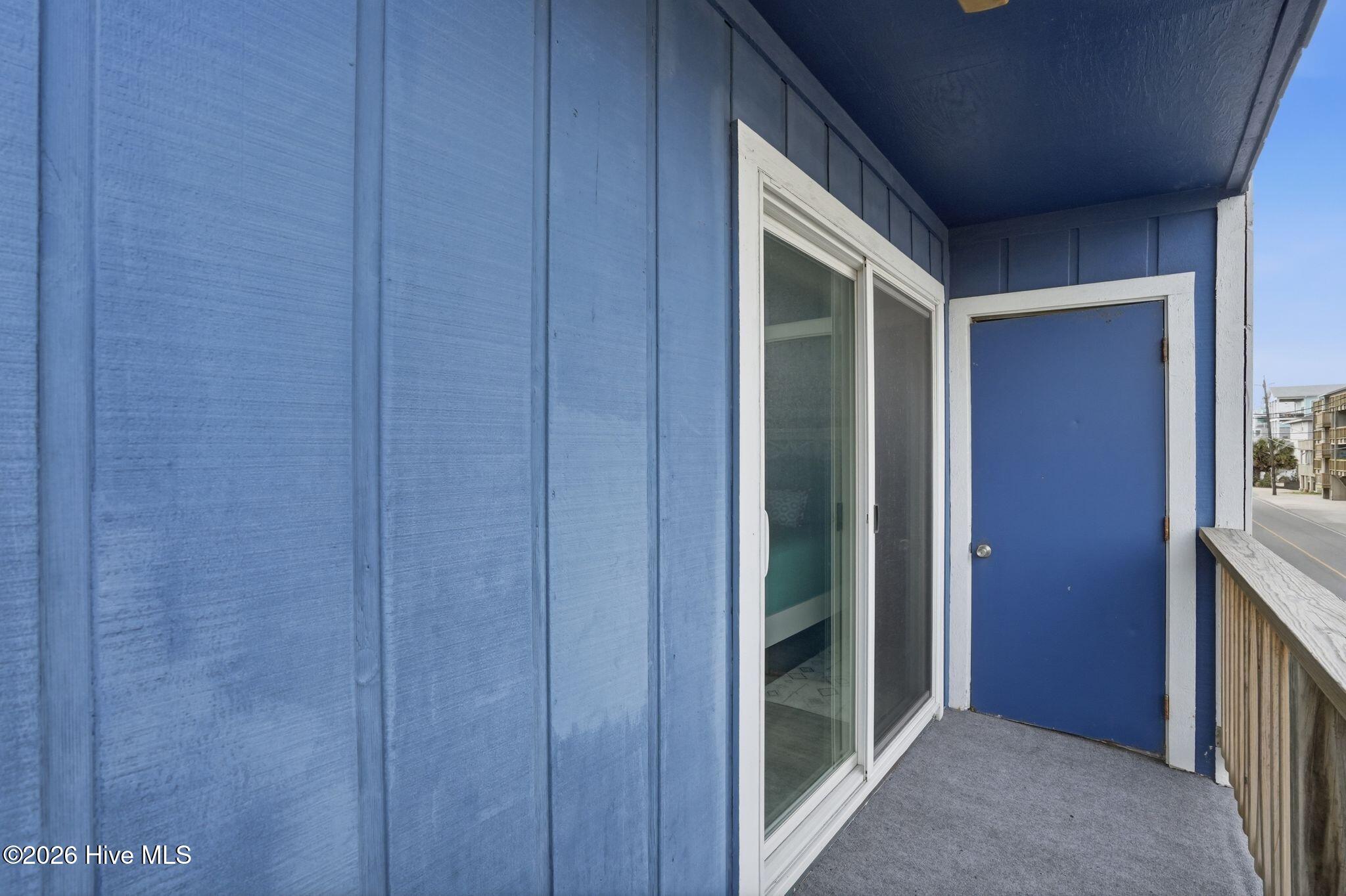 100557283 | Photo 36