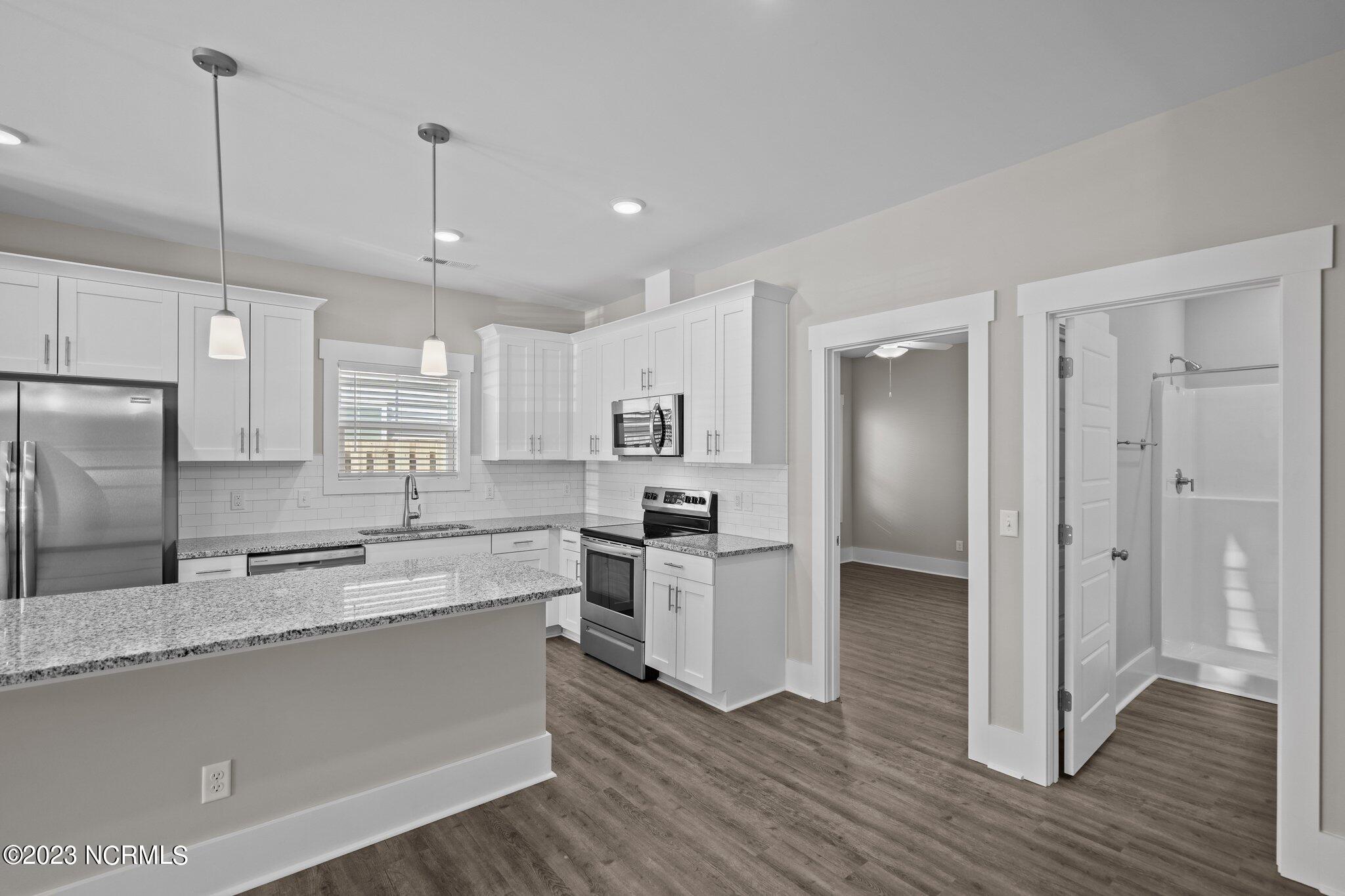 100545578 | Photo 17