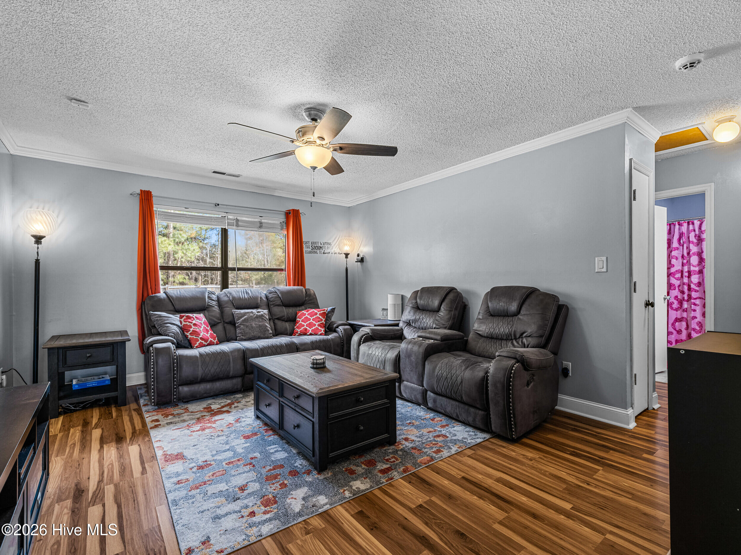 100561480 | Photo 12