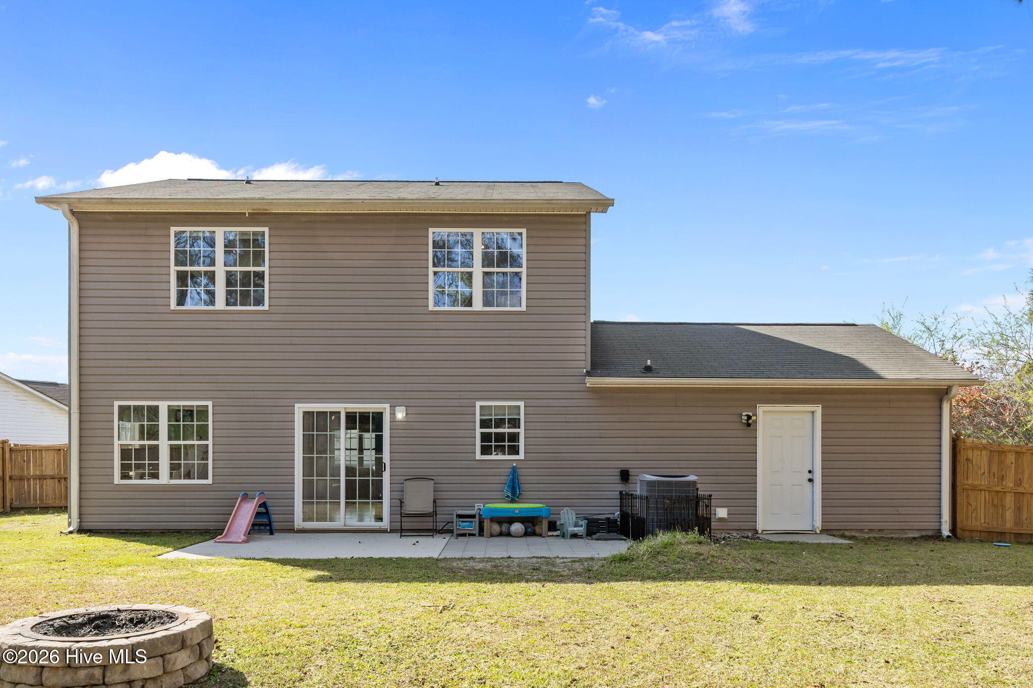 100568127 | Photo 46