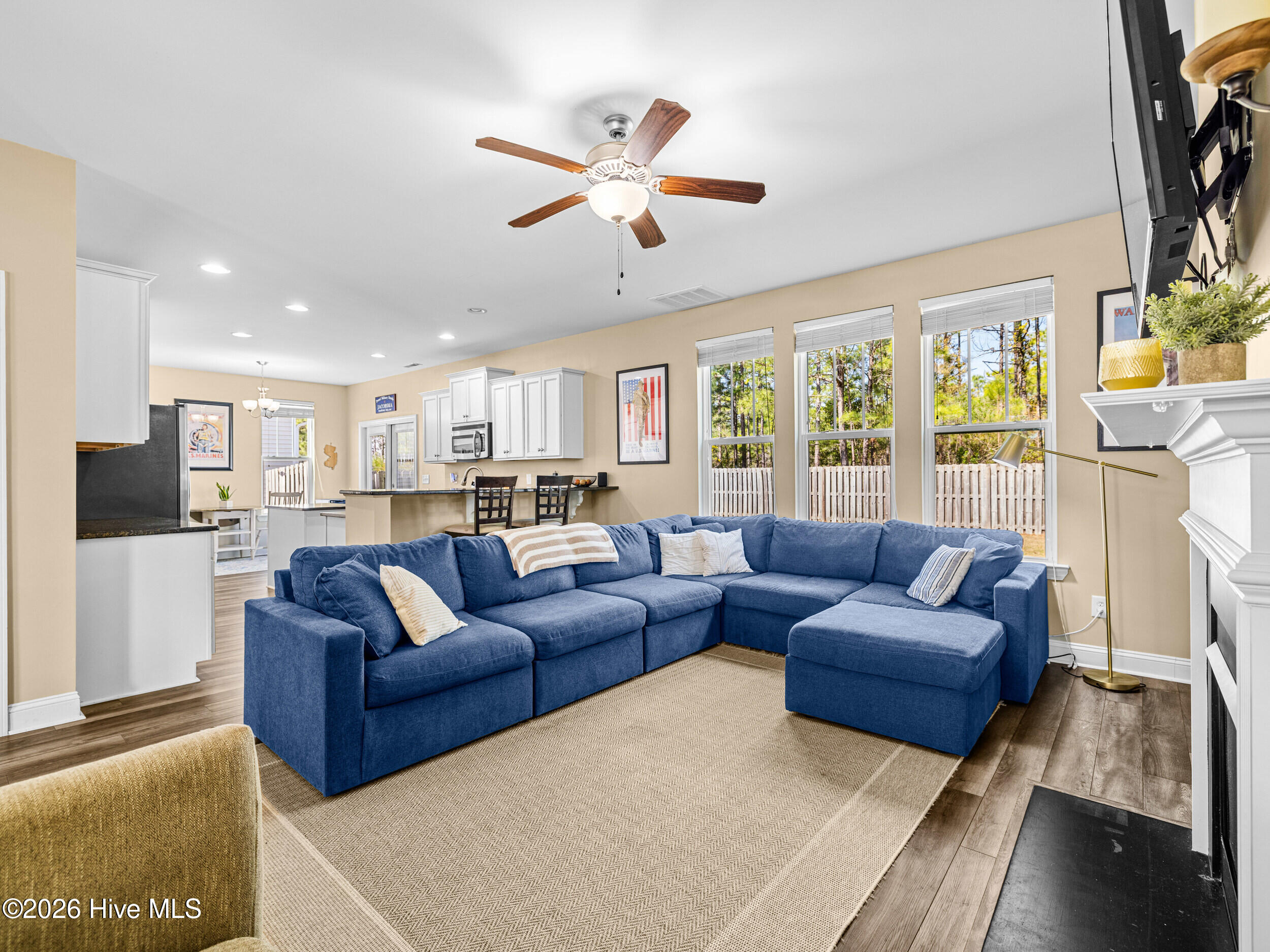 100562428 | Photo 22