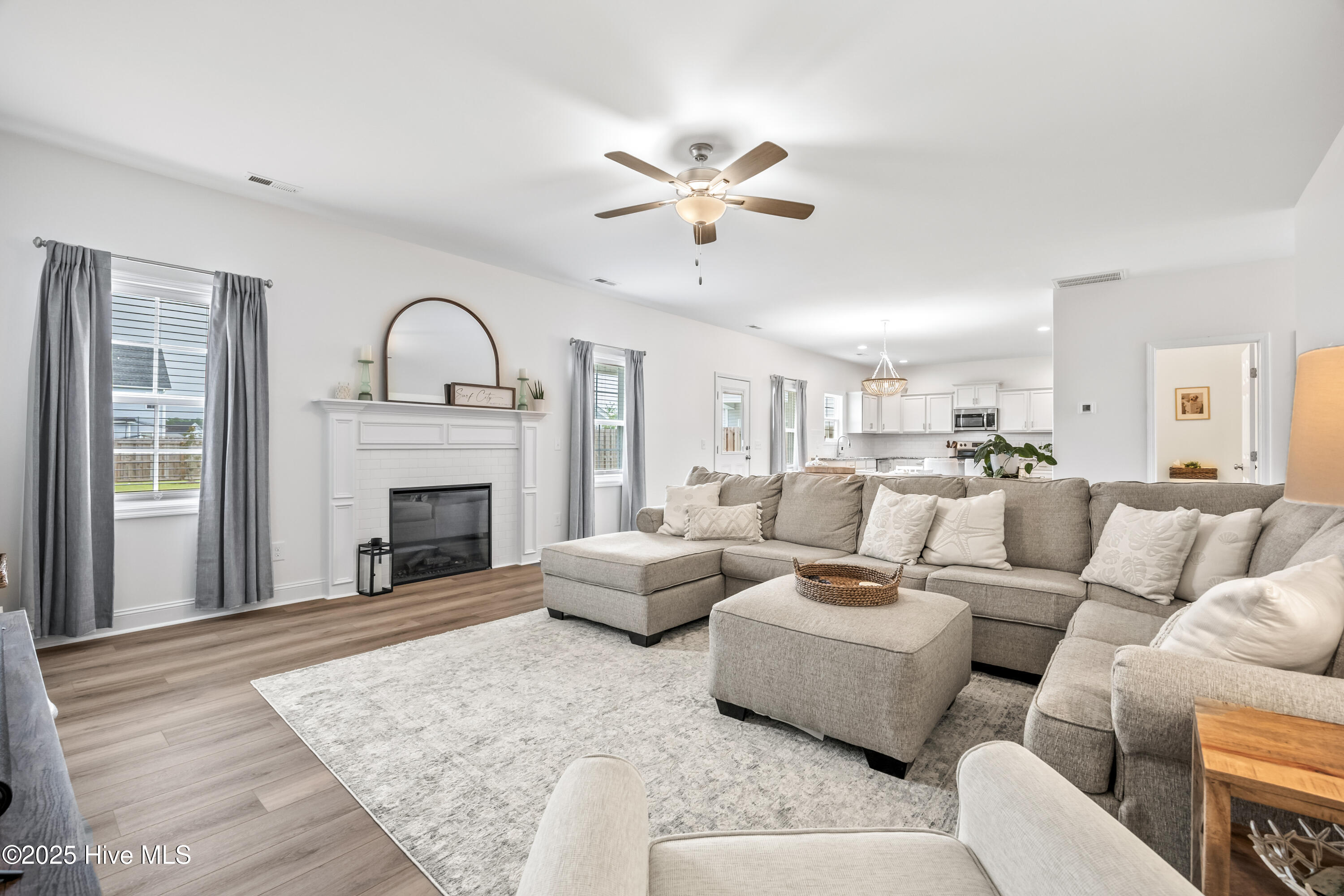 100559714 | Photo 20