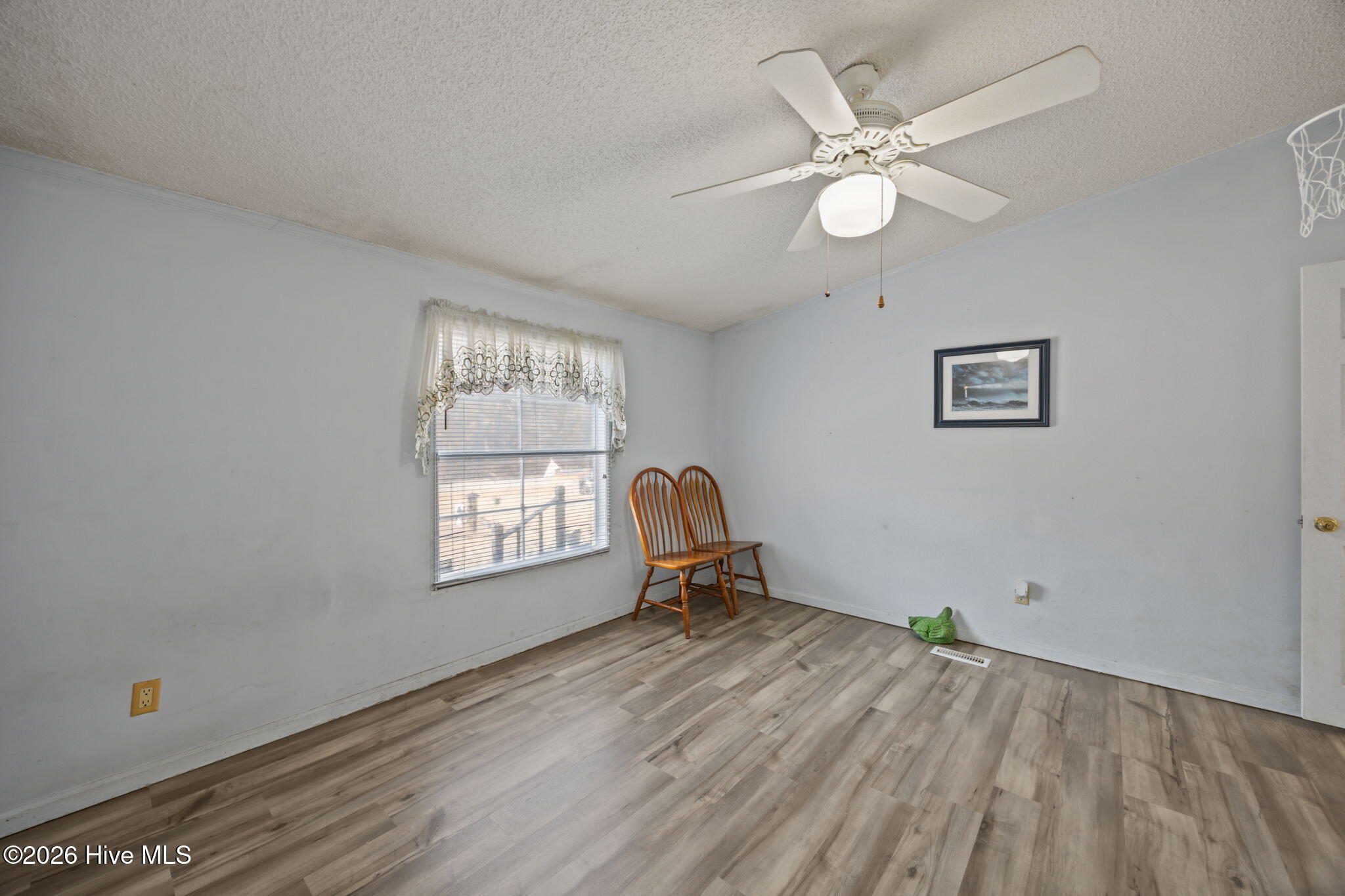 100554674 | Photo 24