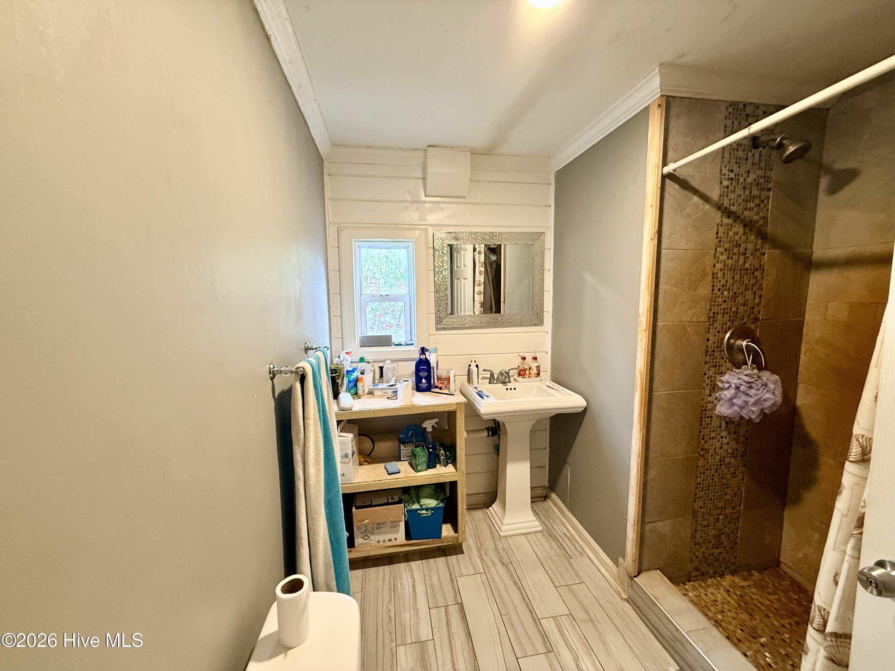 100562141 | Photo 10