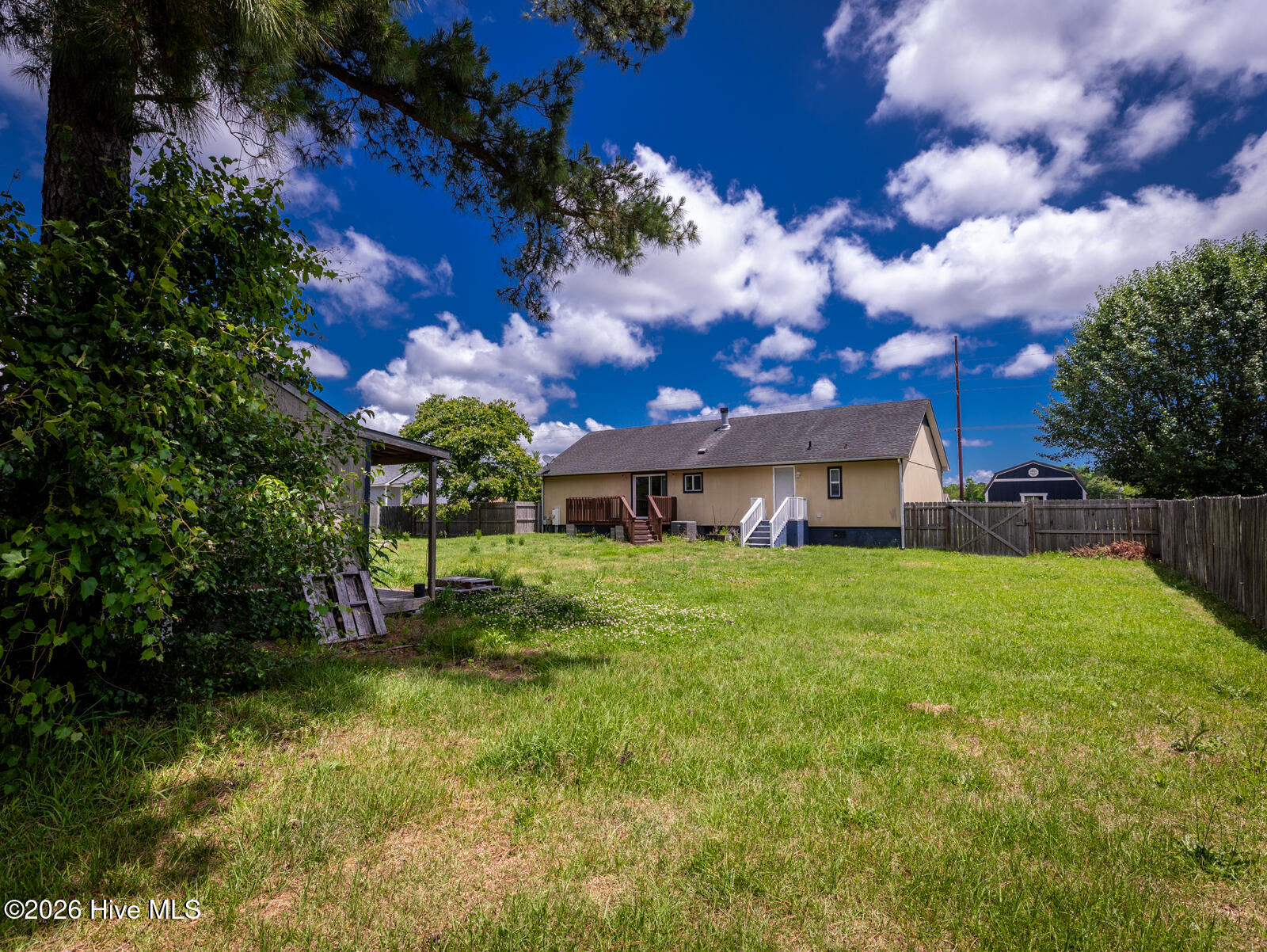 299 Riggs Road,Hubert