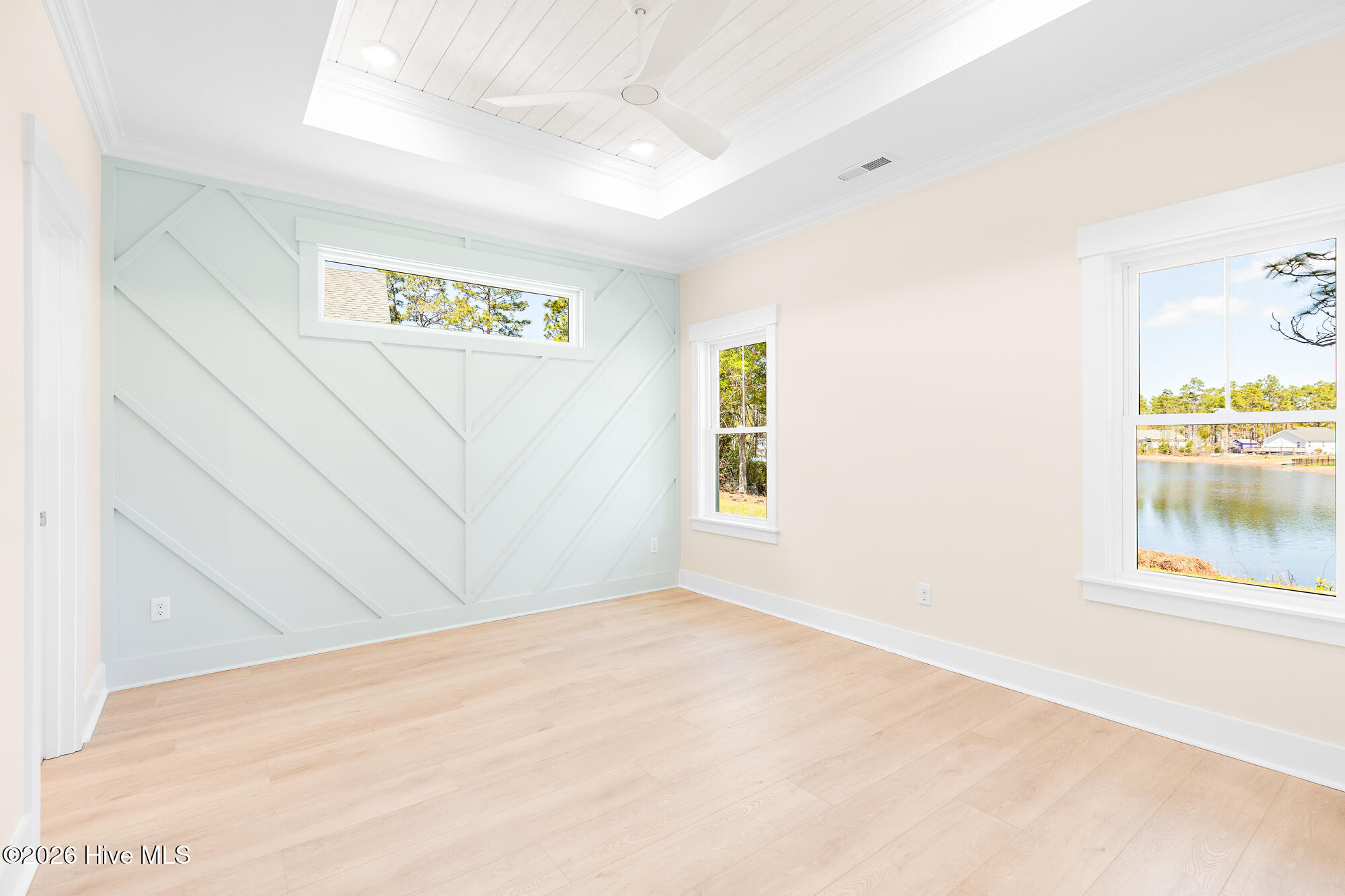 100565592 | Photo 36