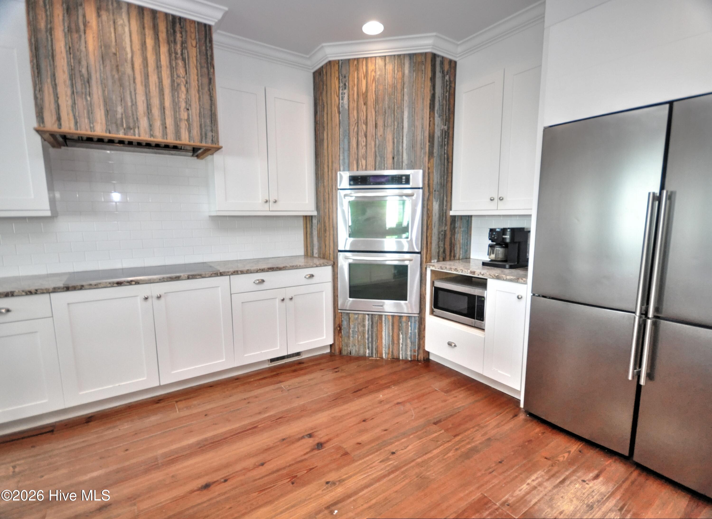 100561409 | Photo 12