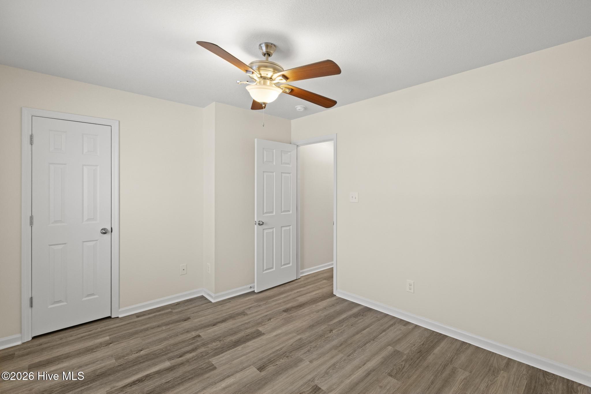 100564570 | Photo 24