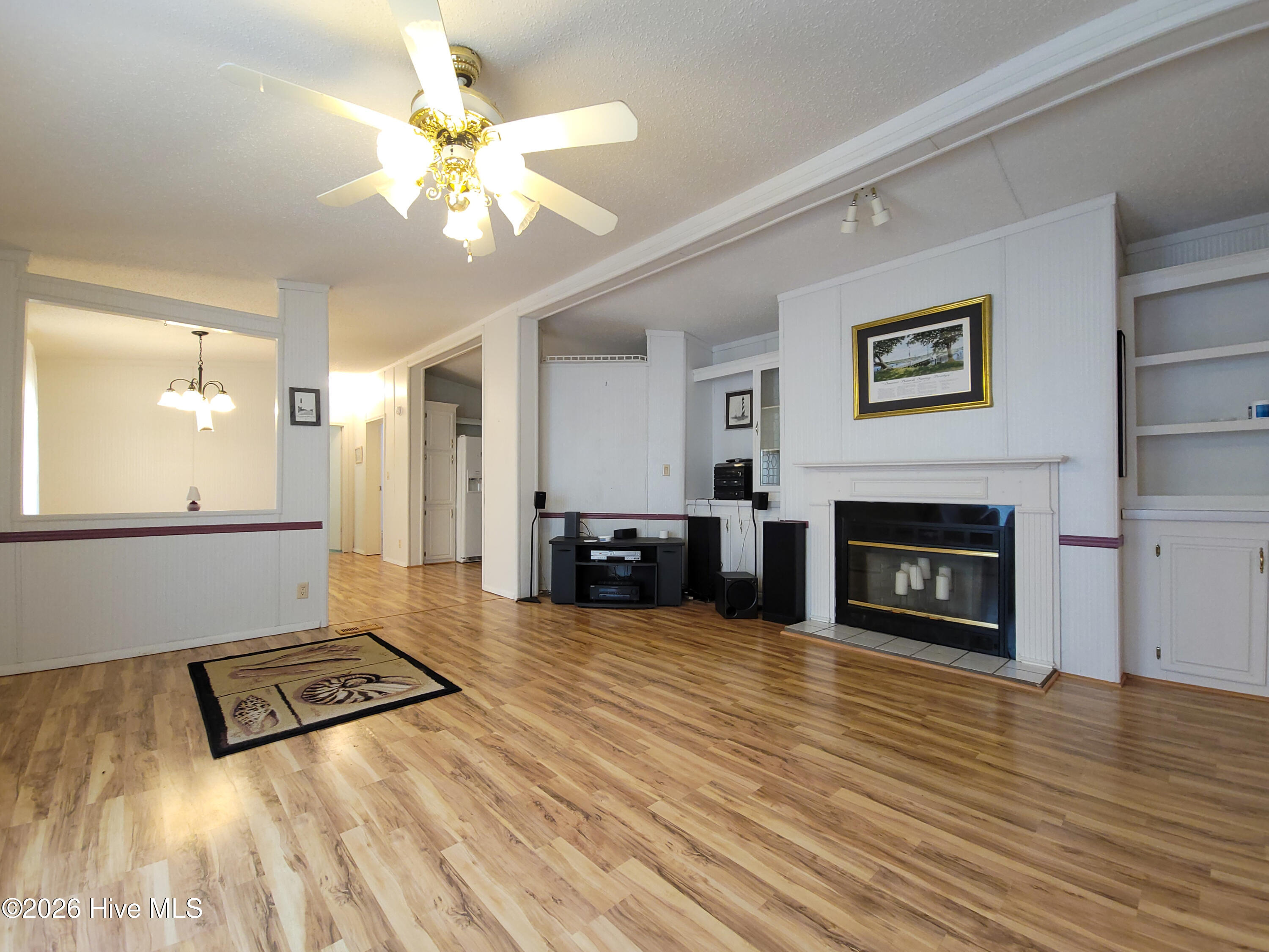 100560378 | Photo 25