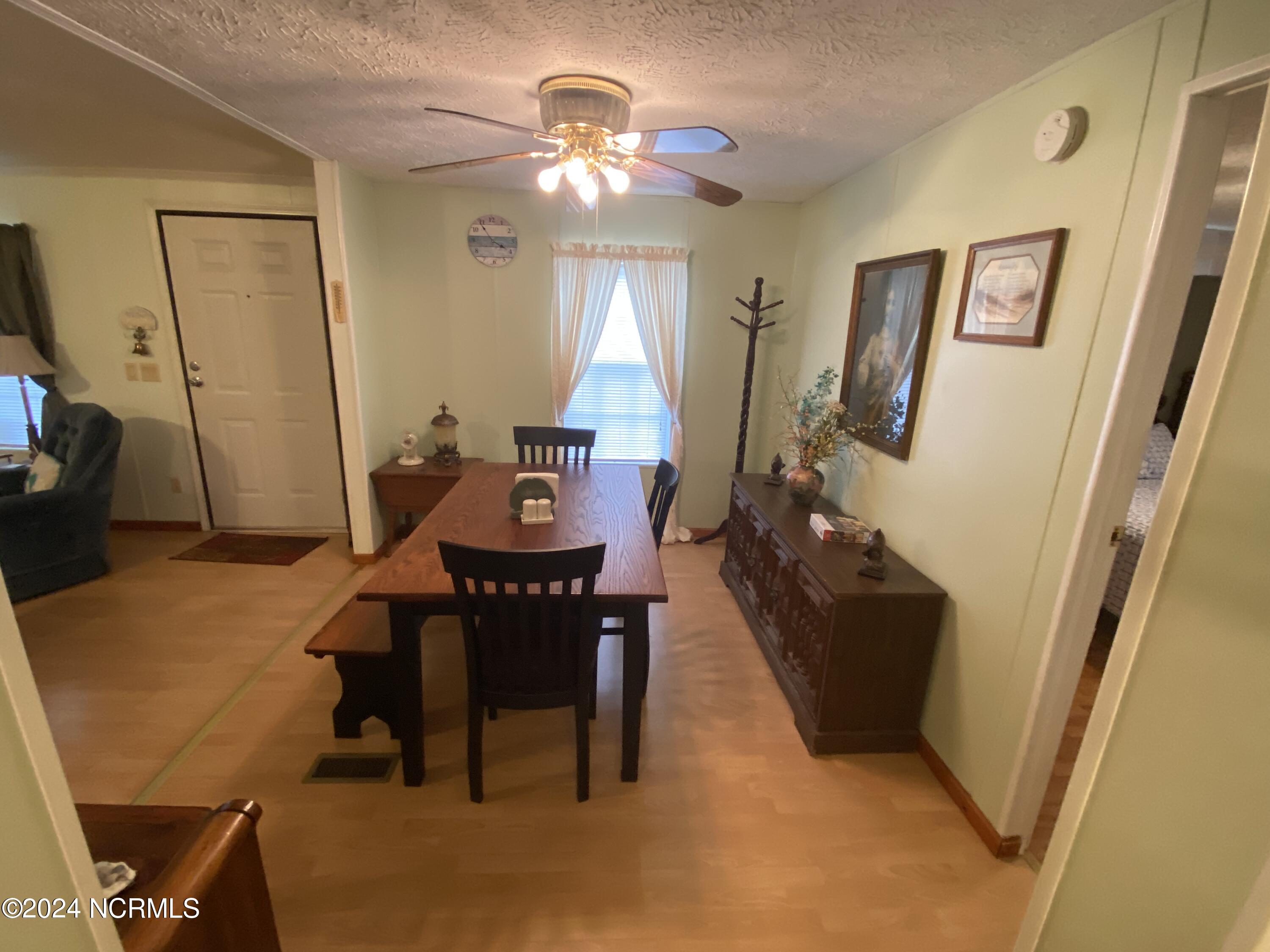 100460932 | Photo 13