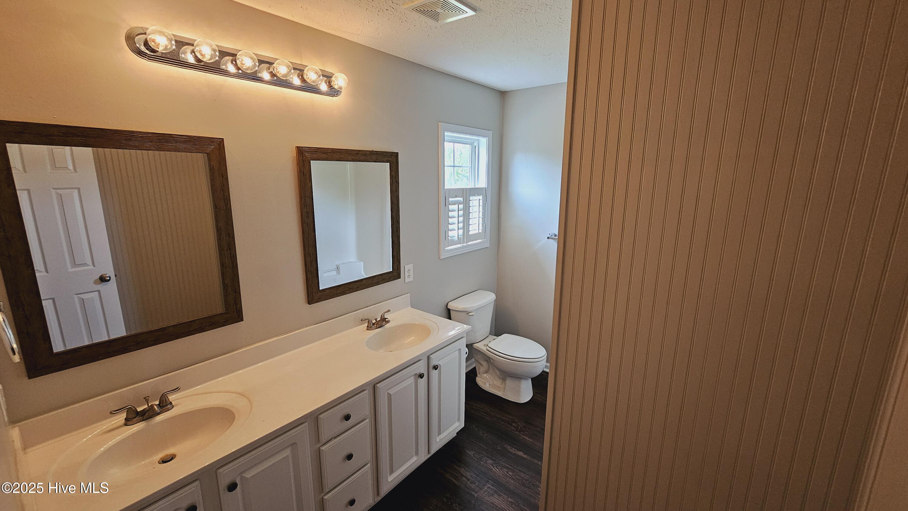 100565792 | Photo 22