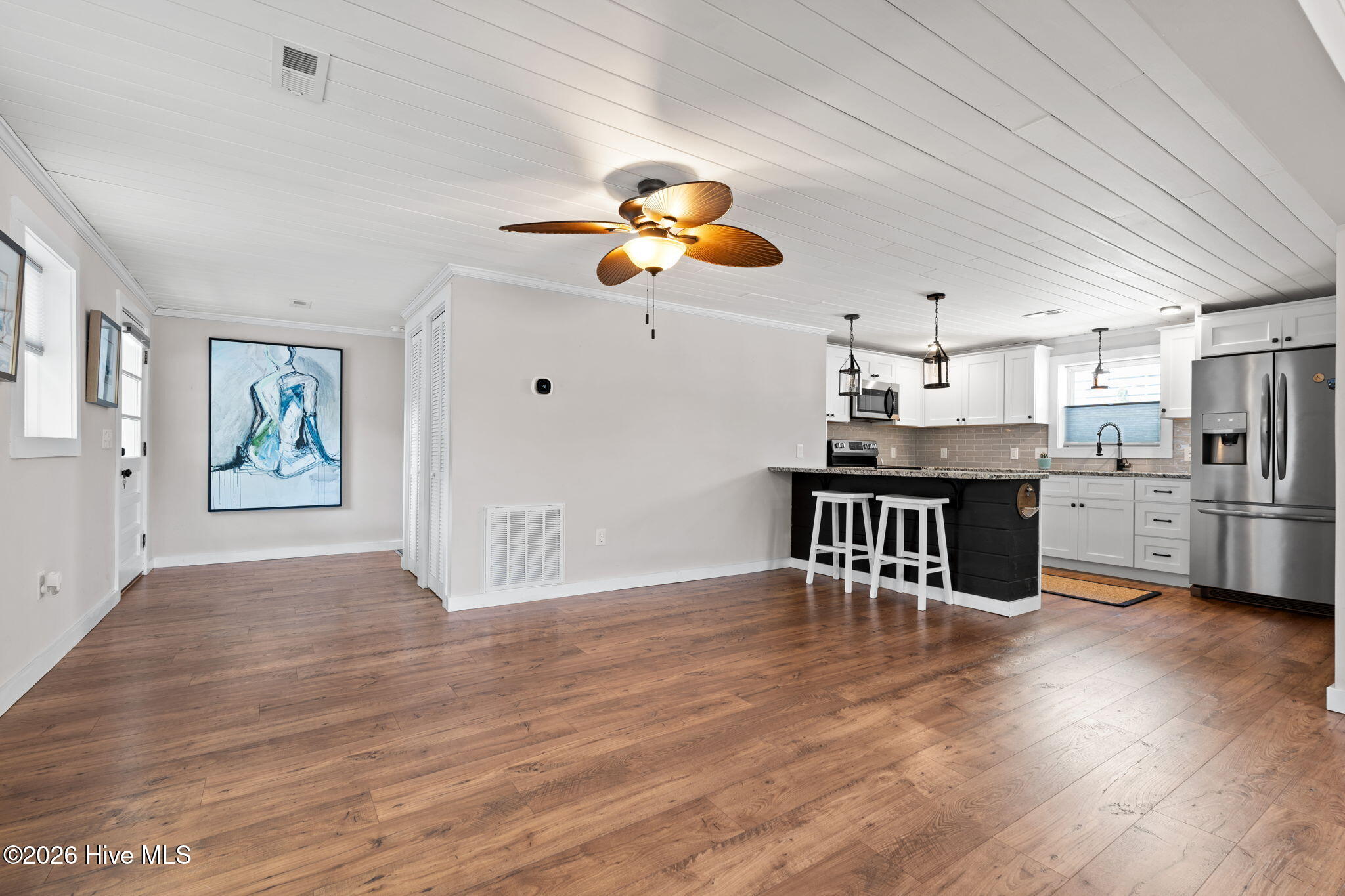 100568132 | Photo 14