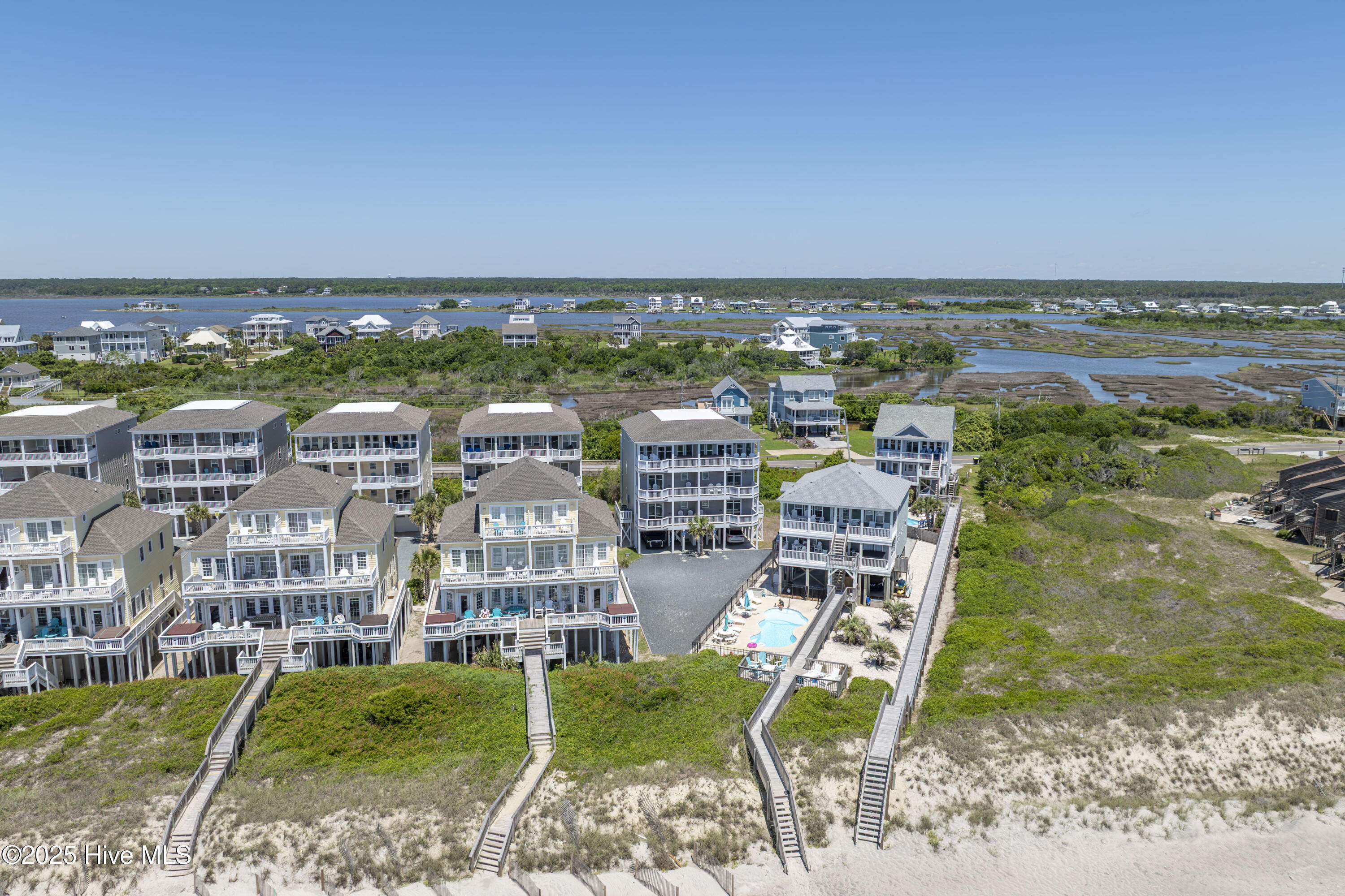 100510415 | Photo 60