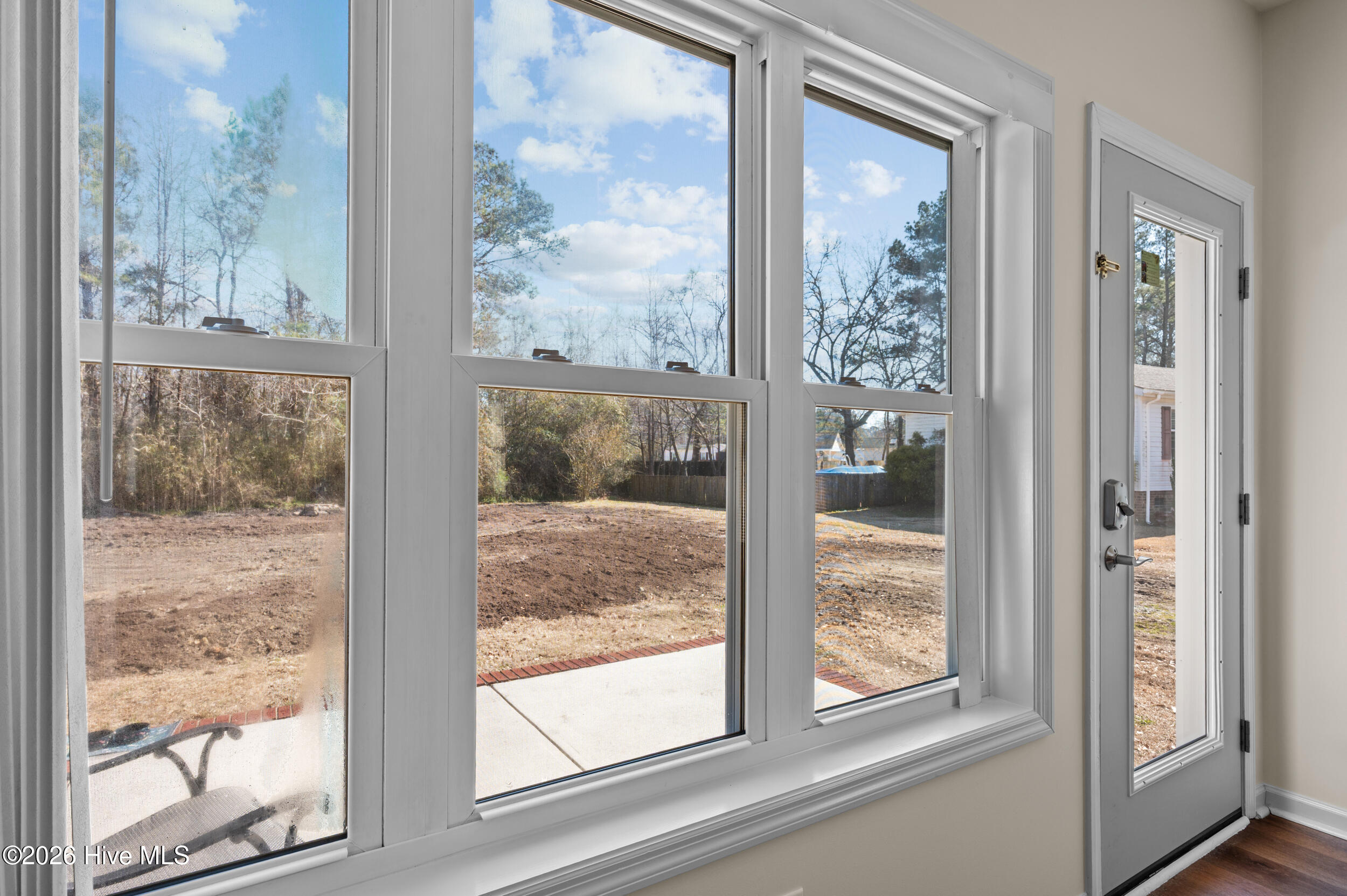 100553991 | Photo 25