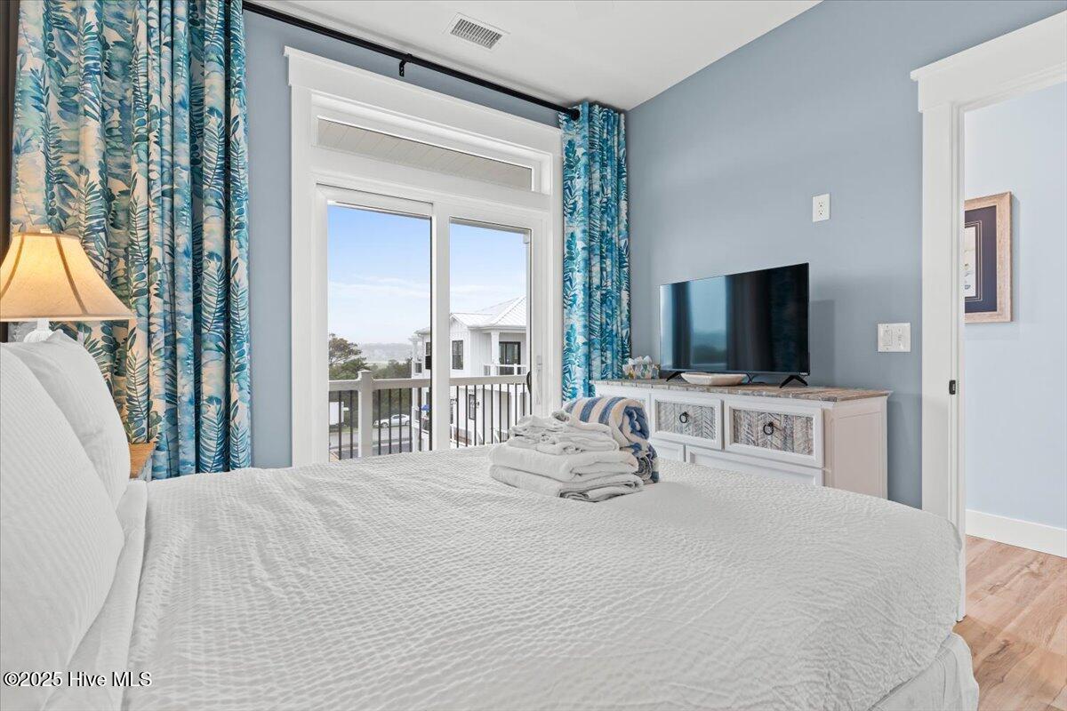 100526608 | Photo 43