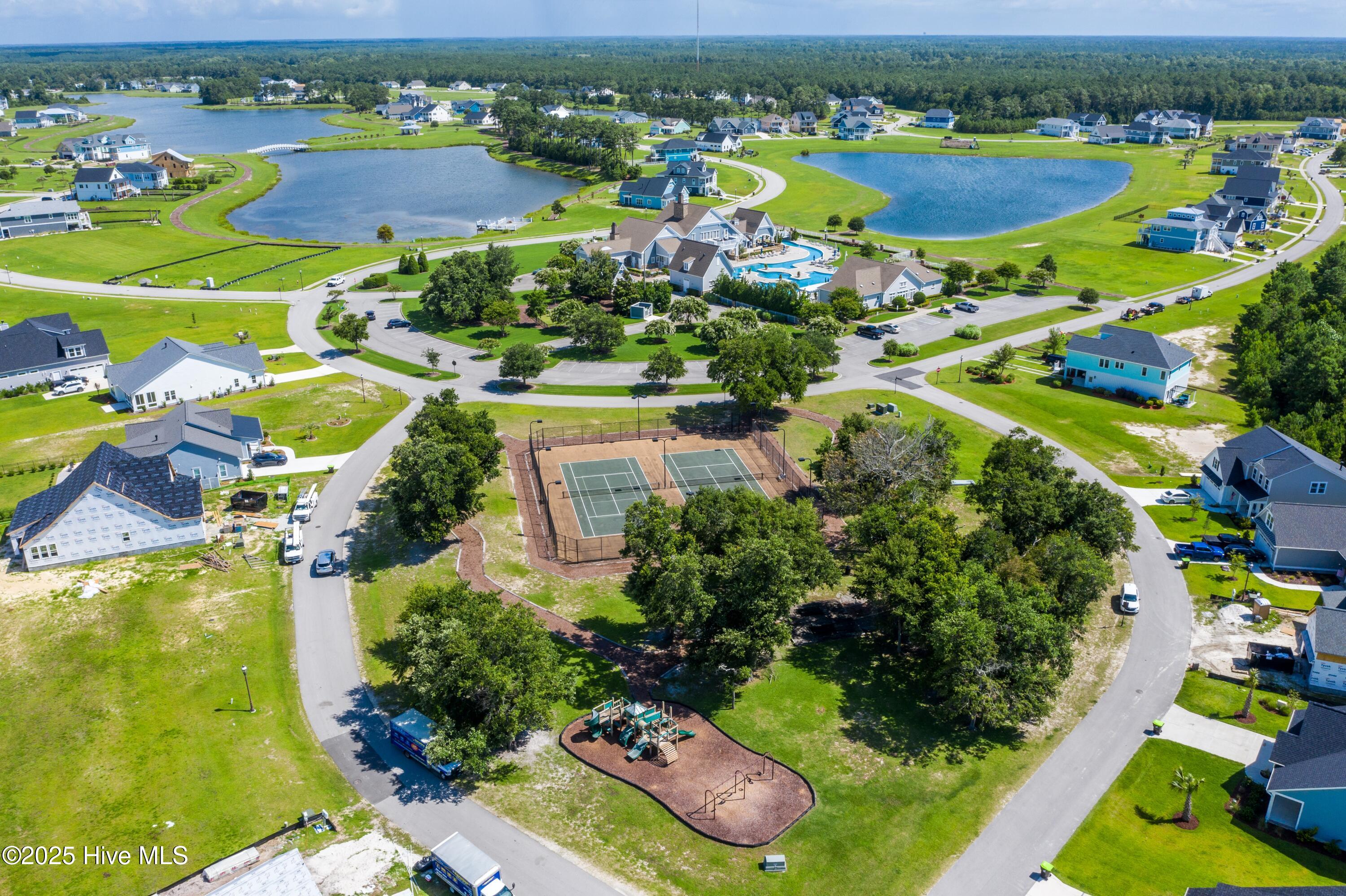 100534005 | Photo 52