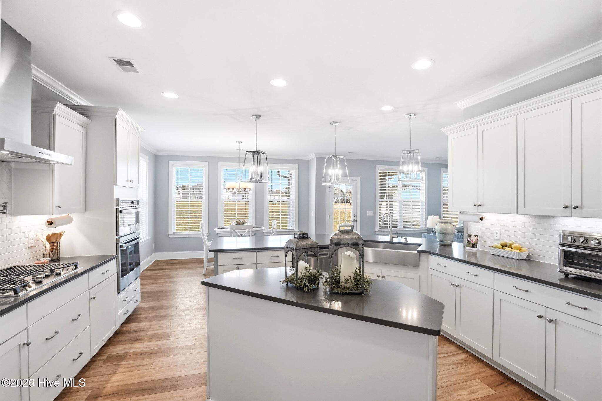 100563287 | Photo 29