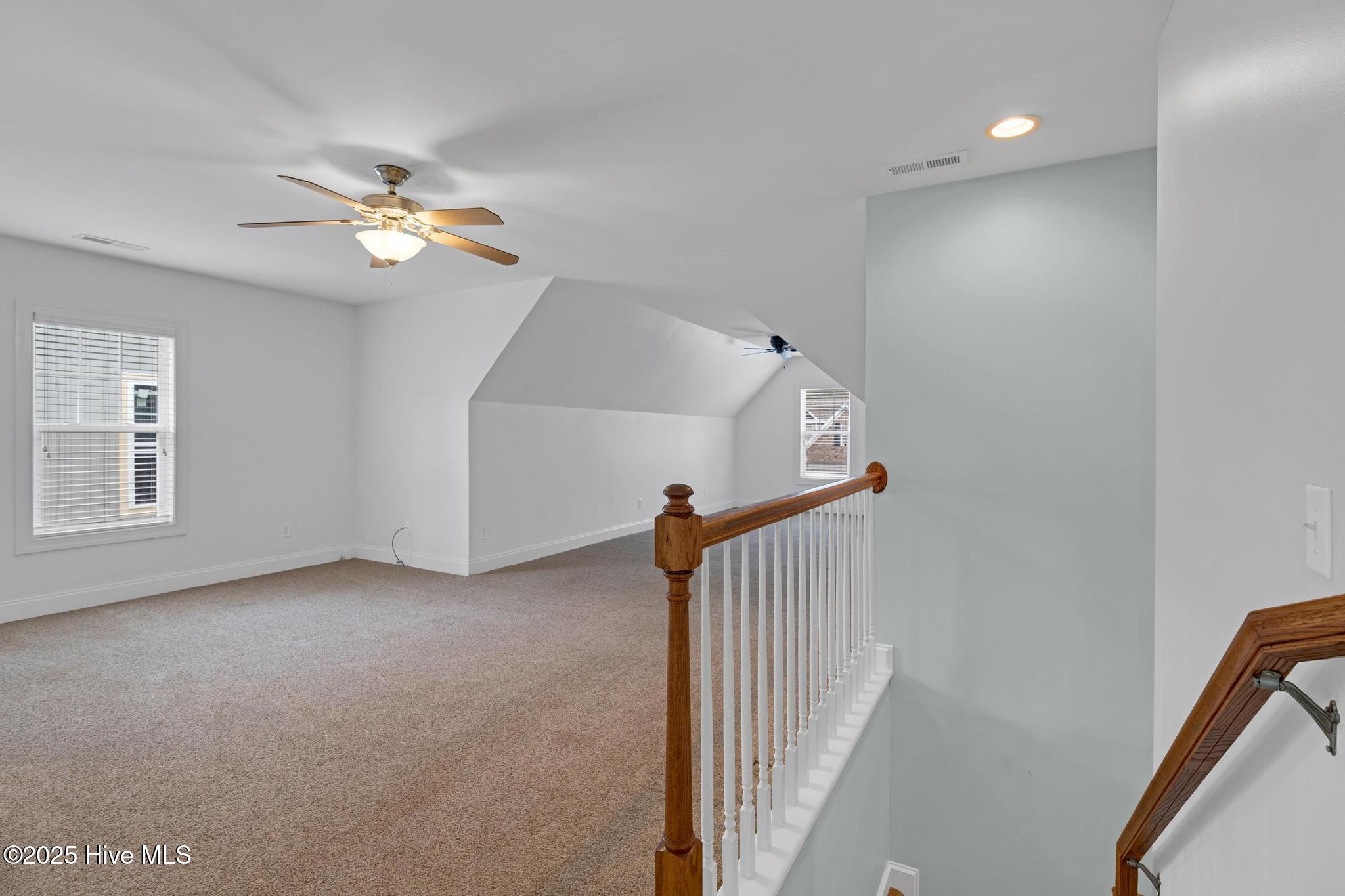 100513832 | Photo 32