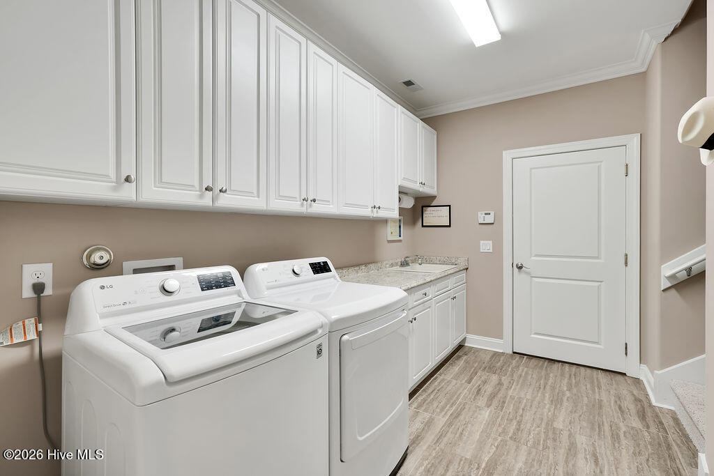 100562114 | Photo 18