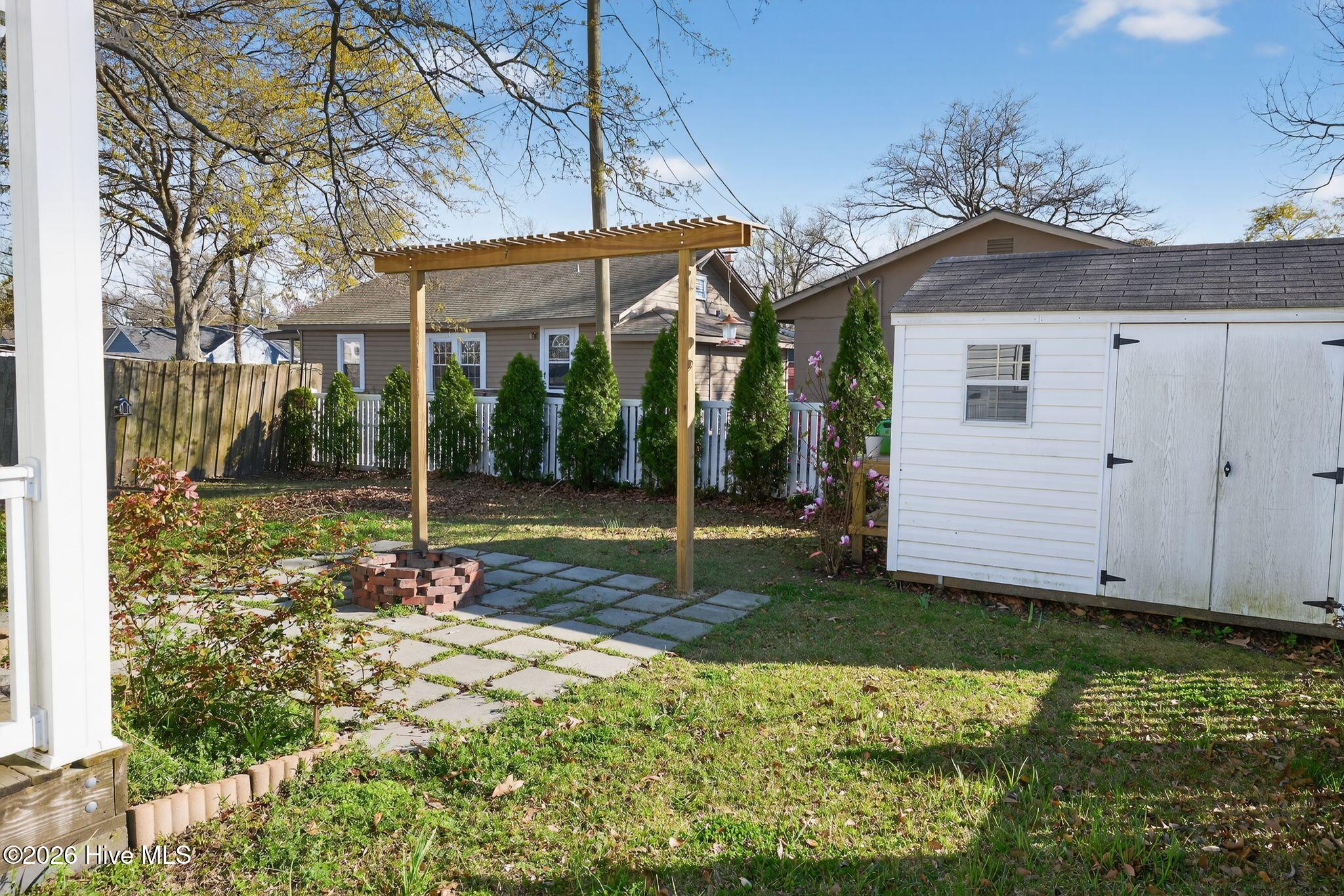 100561378 | Photo 19