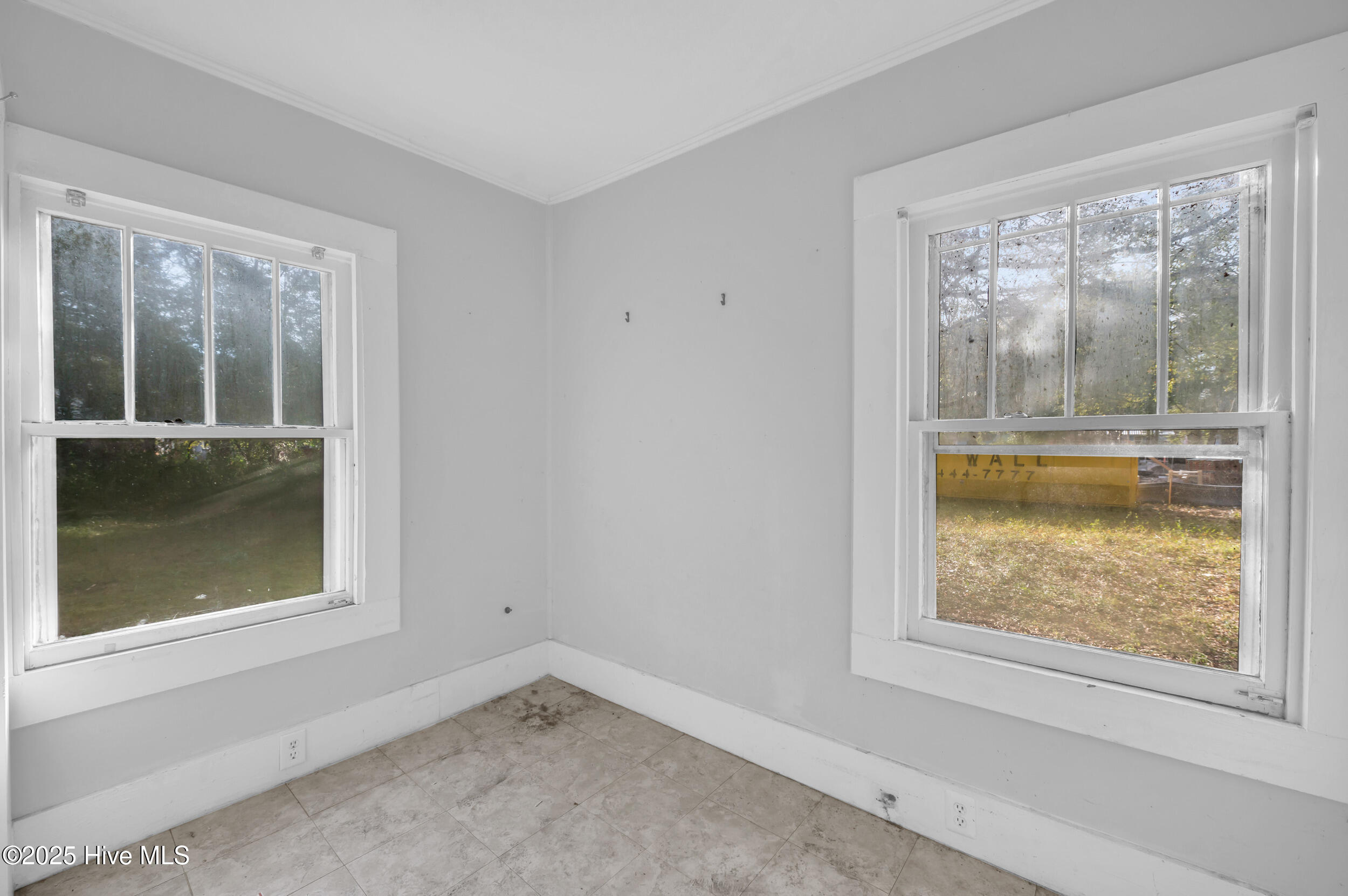 100545934 | Photo 10