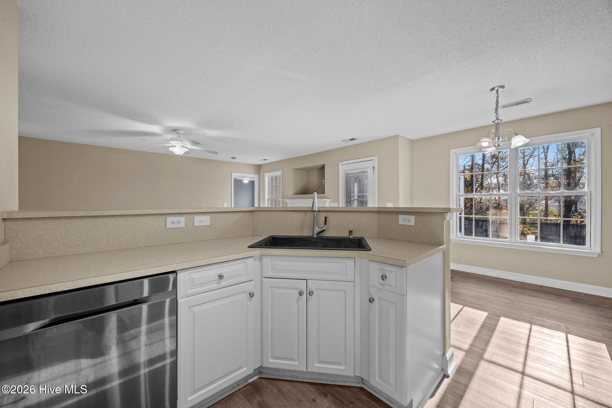 100522490 | Photo 13