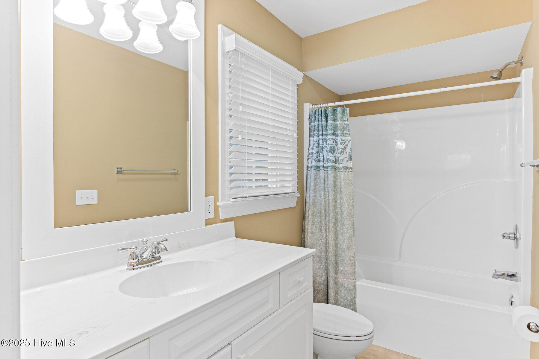 100547081 | Photo 25