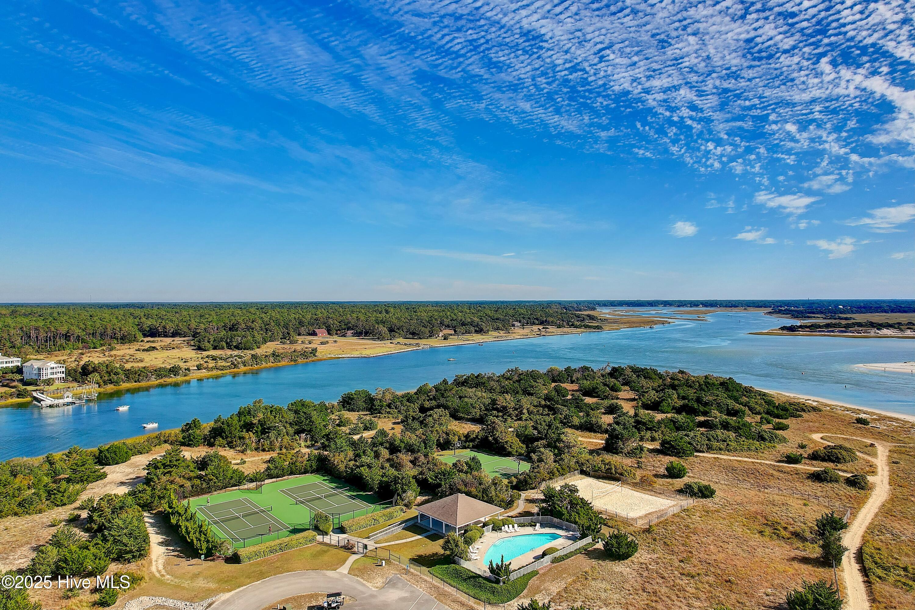 100536702 | Photo 147