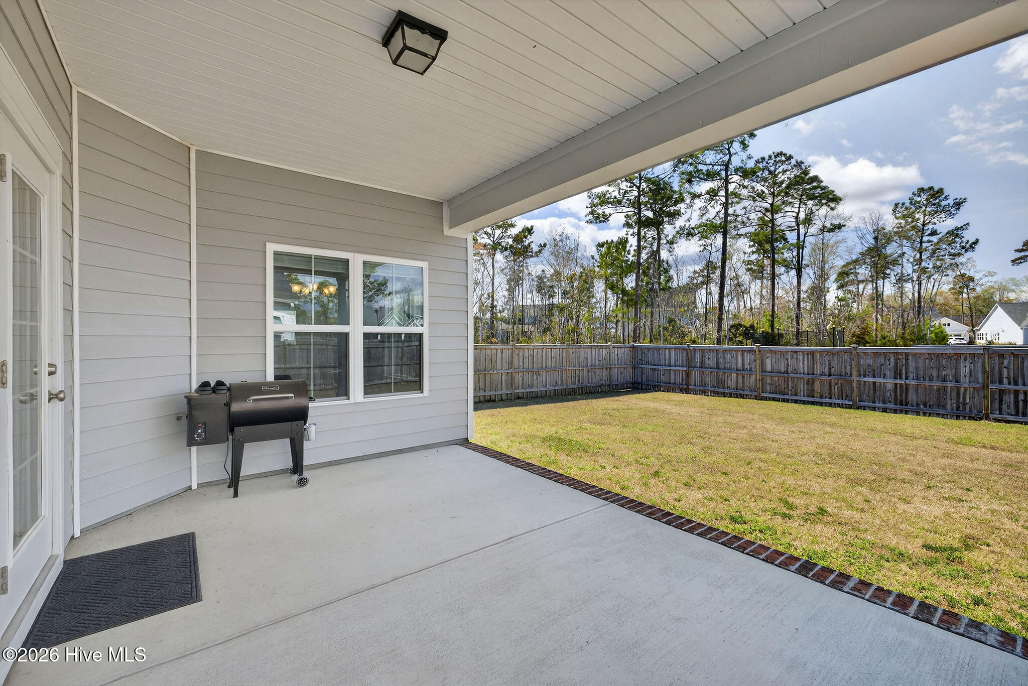 100563102 | Photo 32