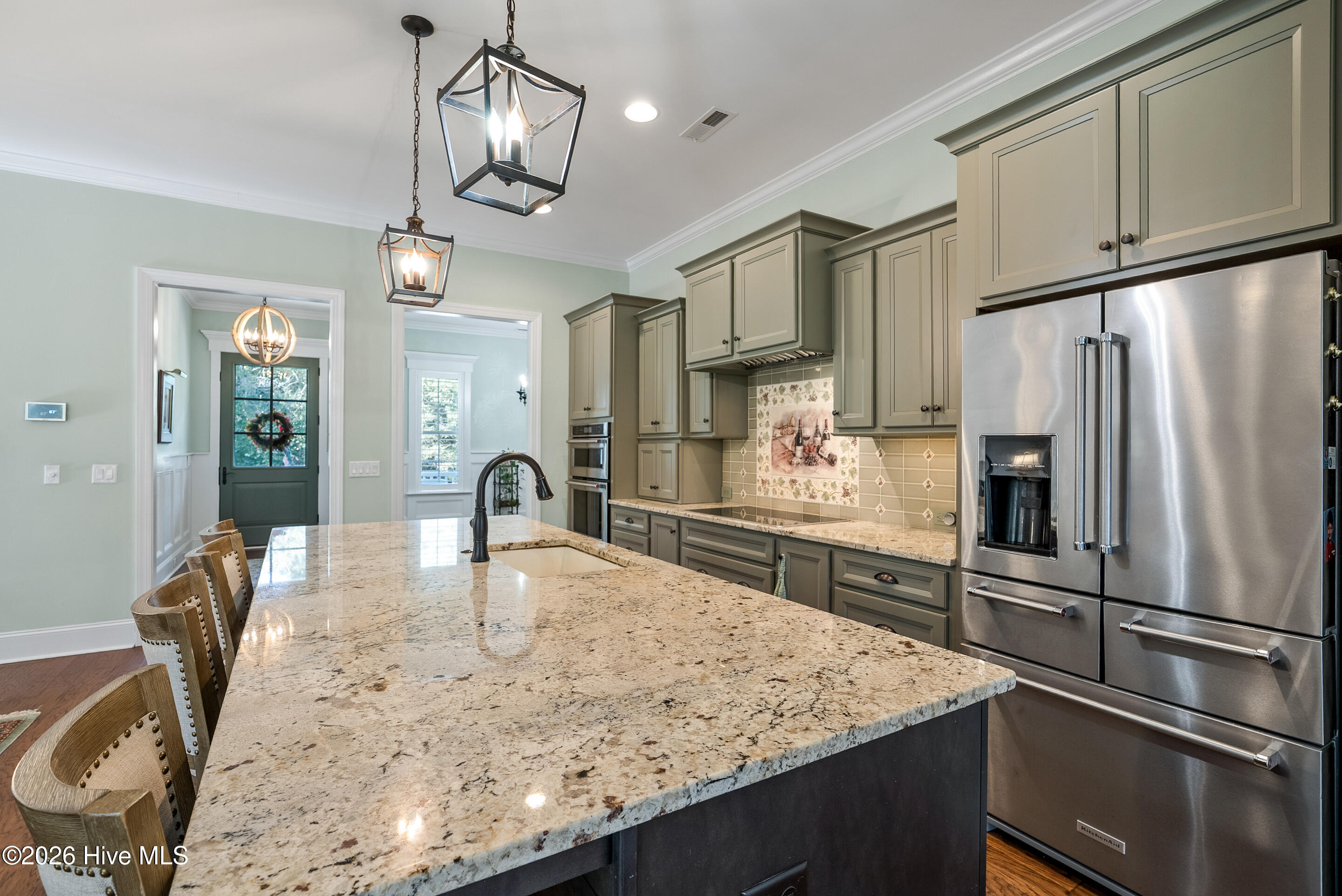 100550882 | Photo 19