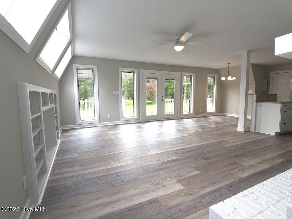 100519170 | Photo 11