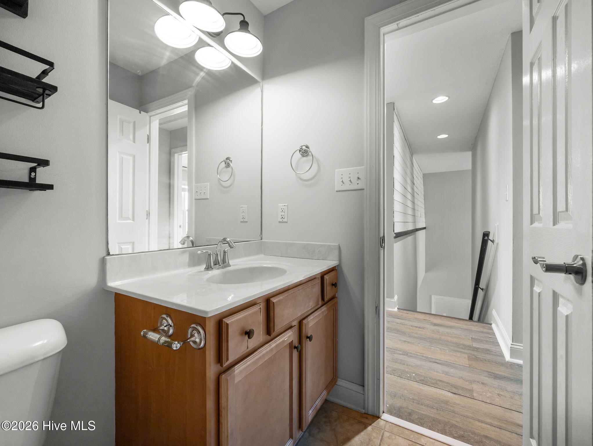 100568078 | Photo 36