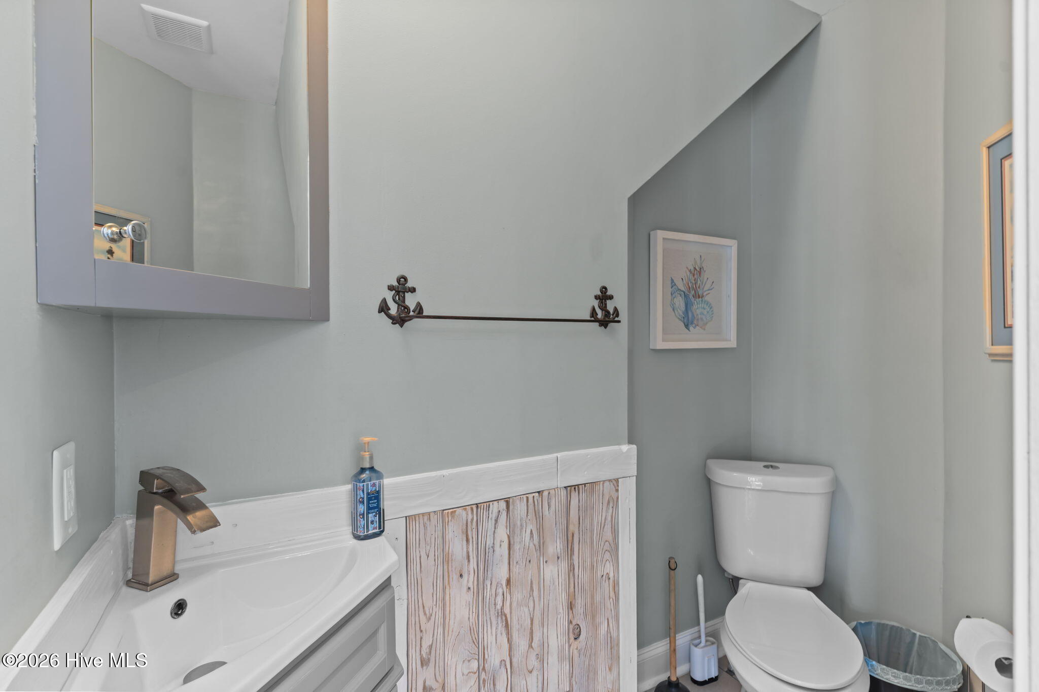 100564590 | Photo 23