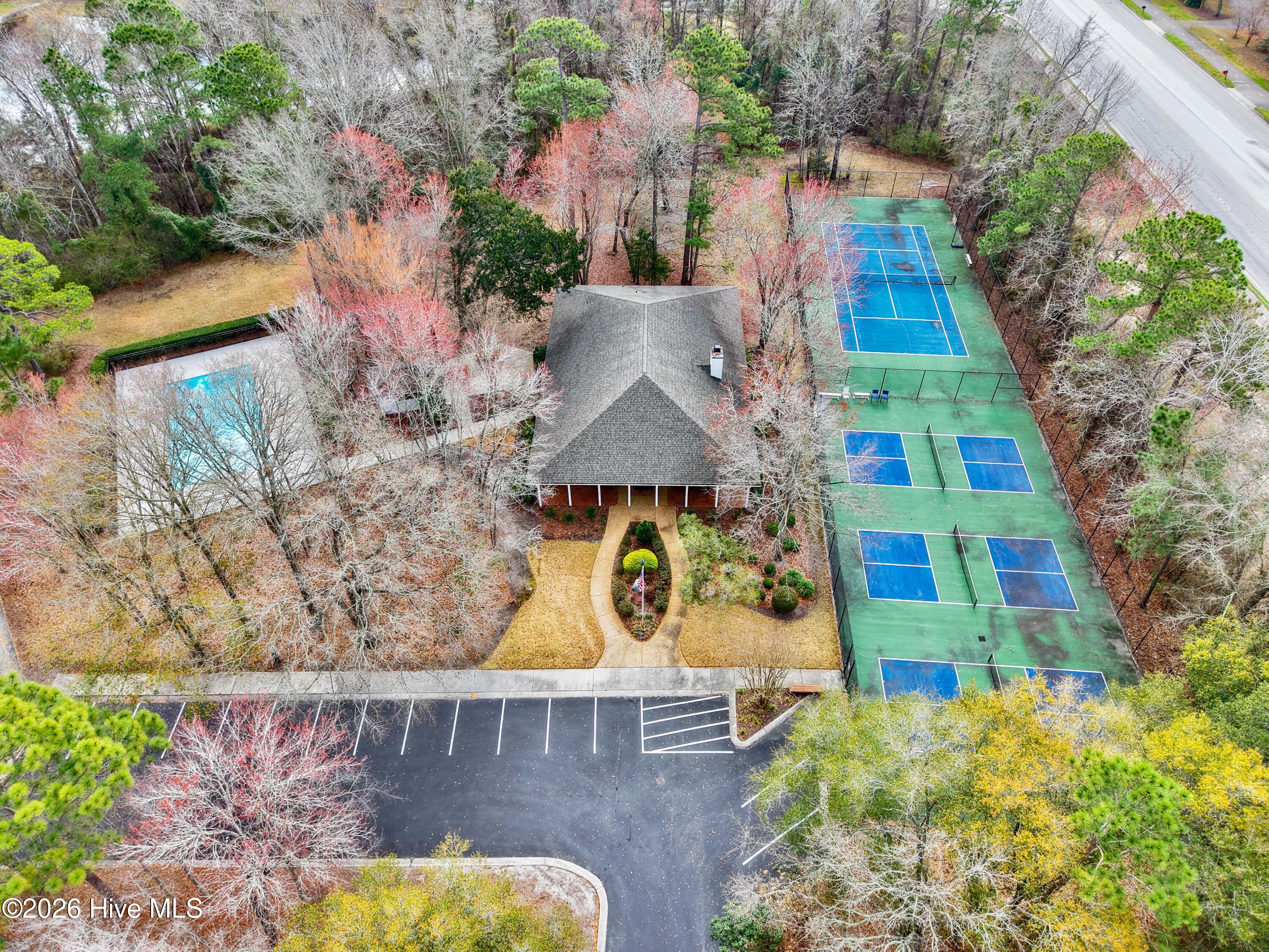 100558002 | Photo 57