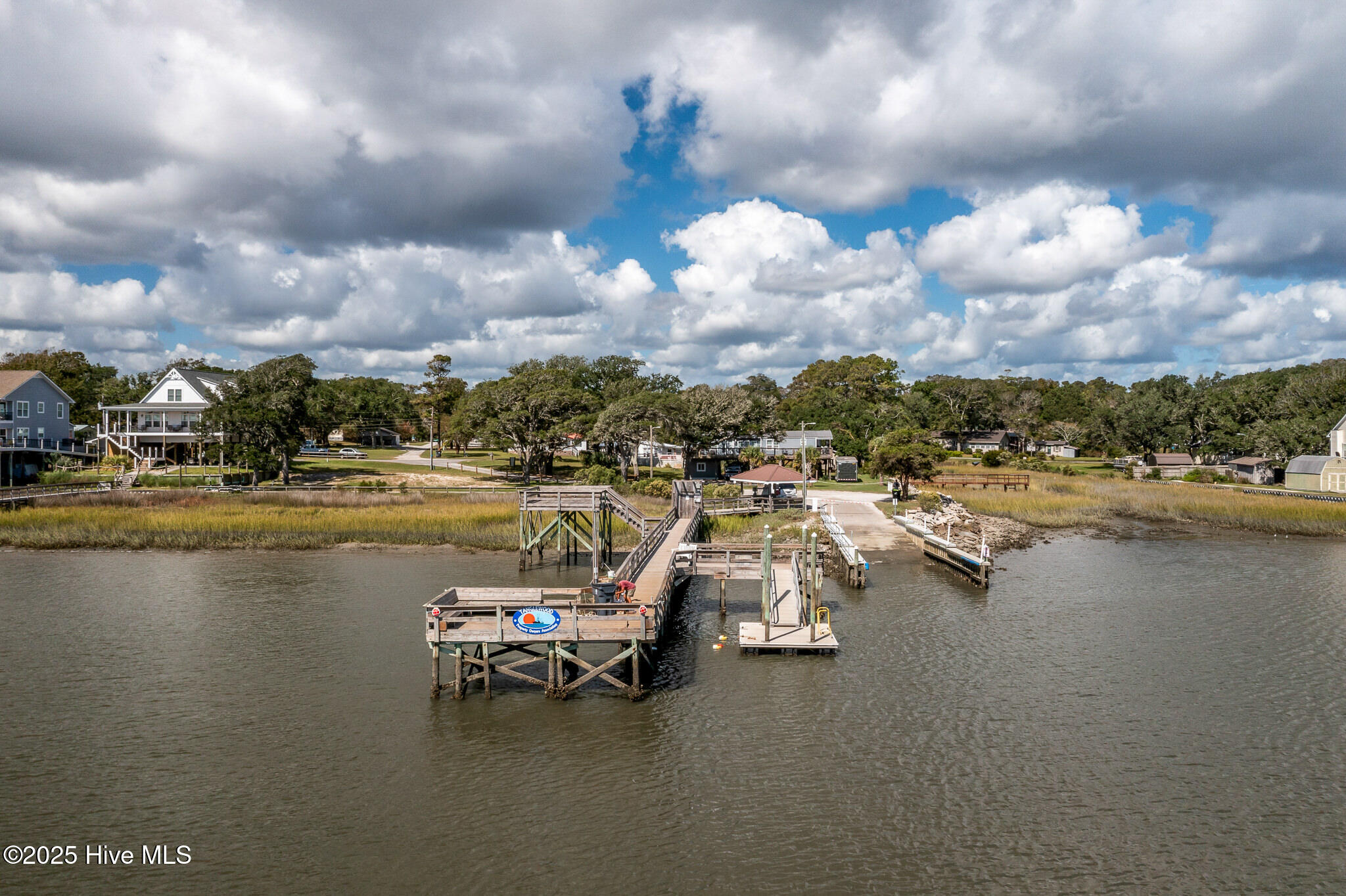 100535195 | Photo 49