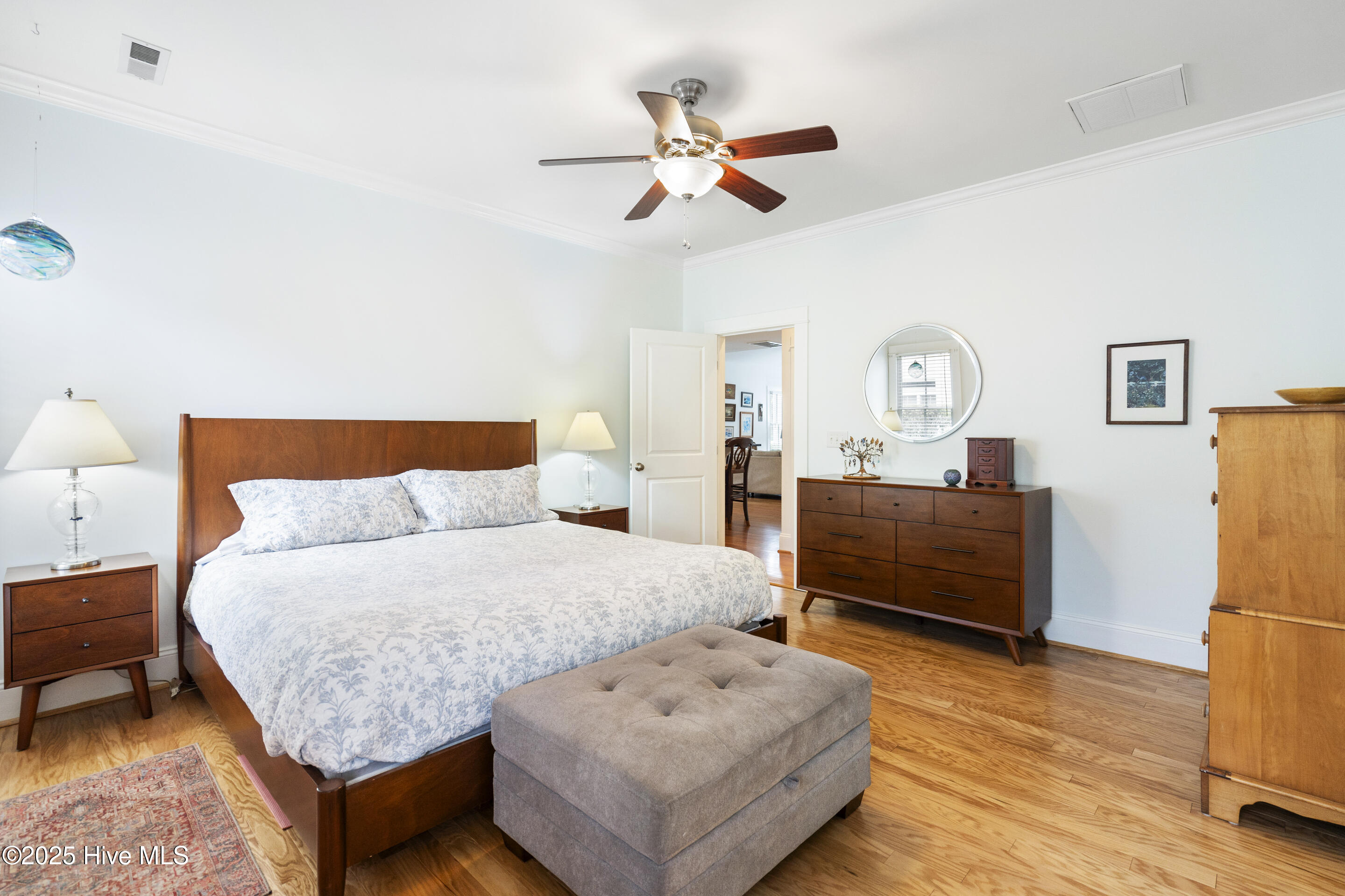 100545789 | Photo 20