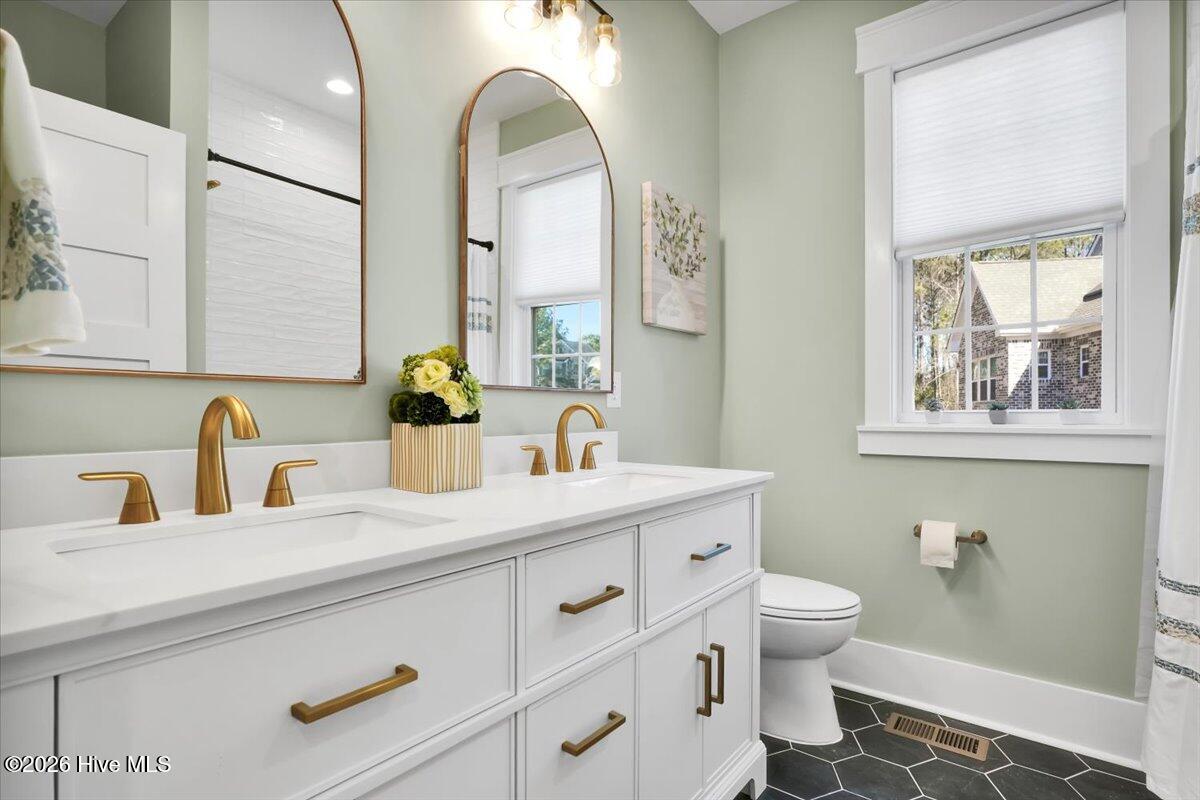 100551251 | Photo 41