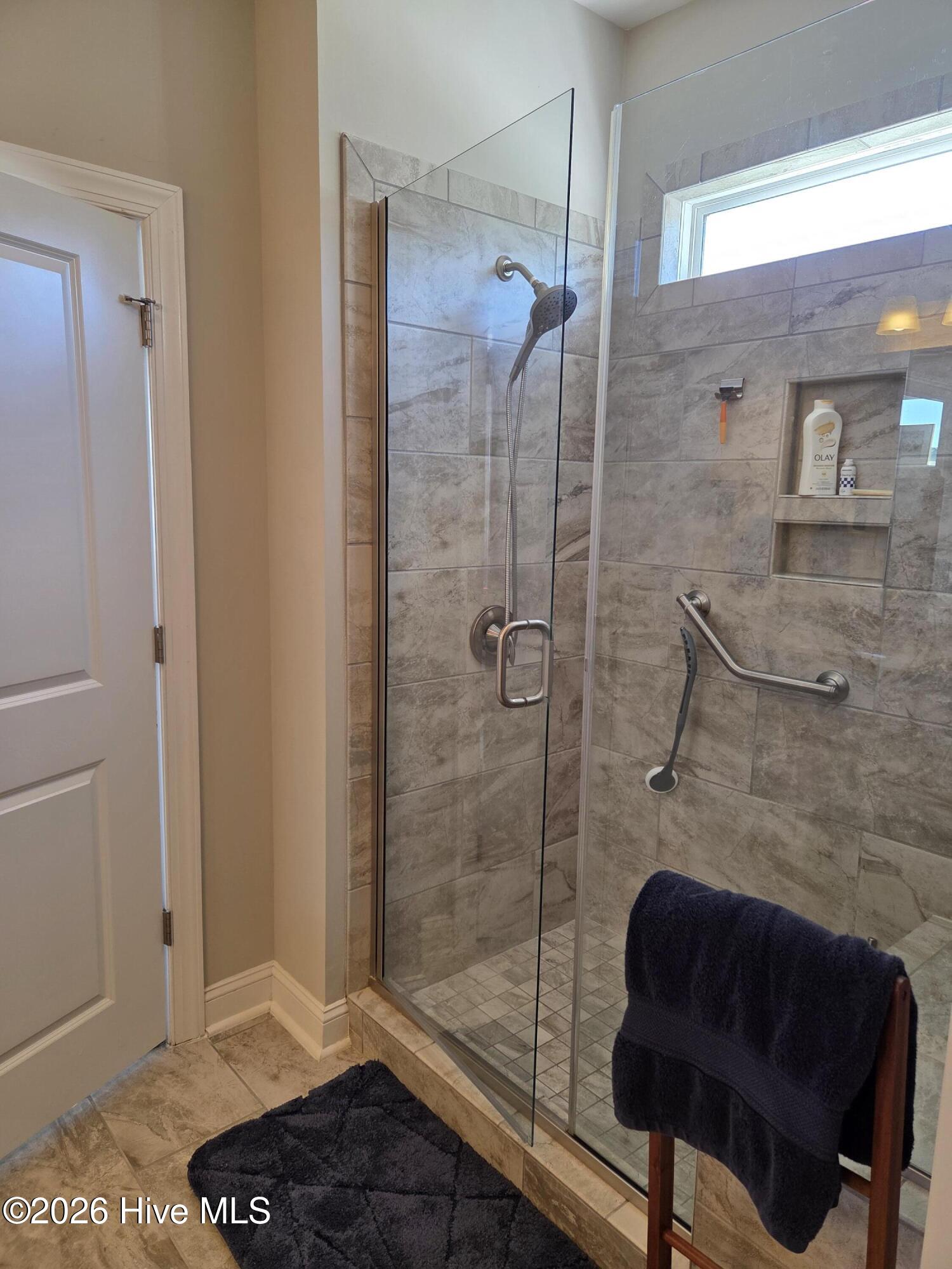 100566407 | Photo 27